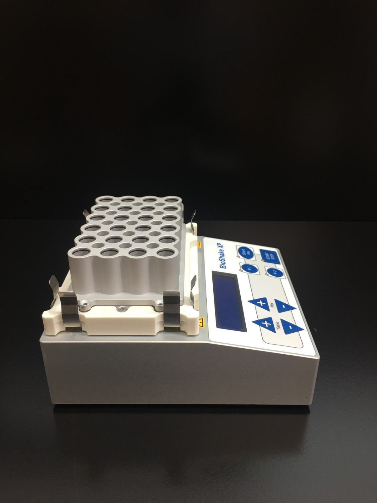 Q Instruments BioShake XP 001266 High Speed Lab Mixer with WARRANTY