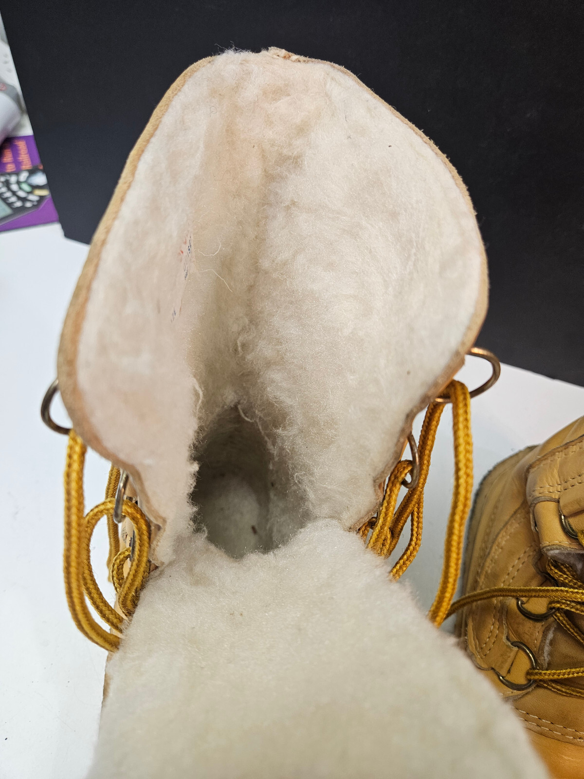 Native Moccasins La Mauricienne Size 8 Authentic Leather