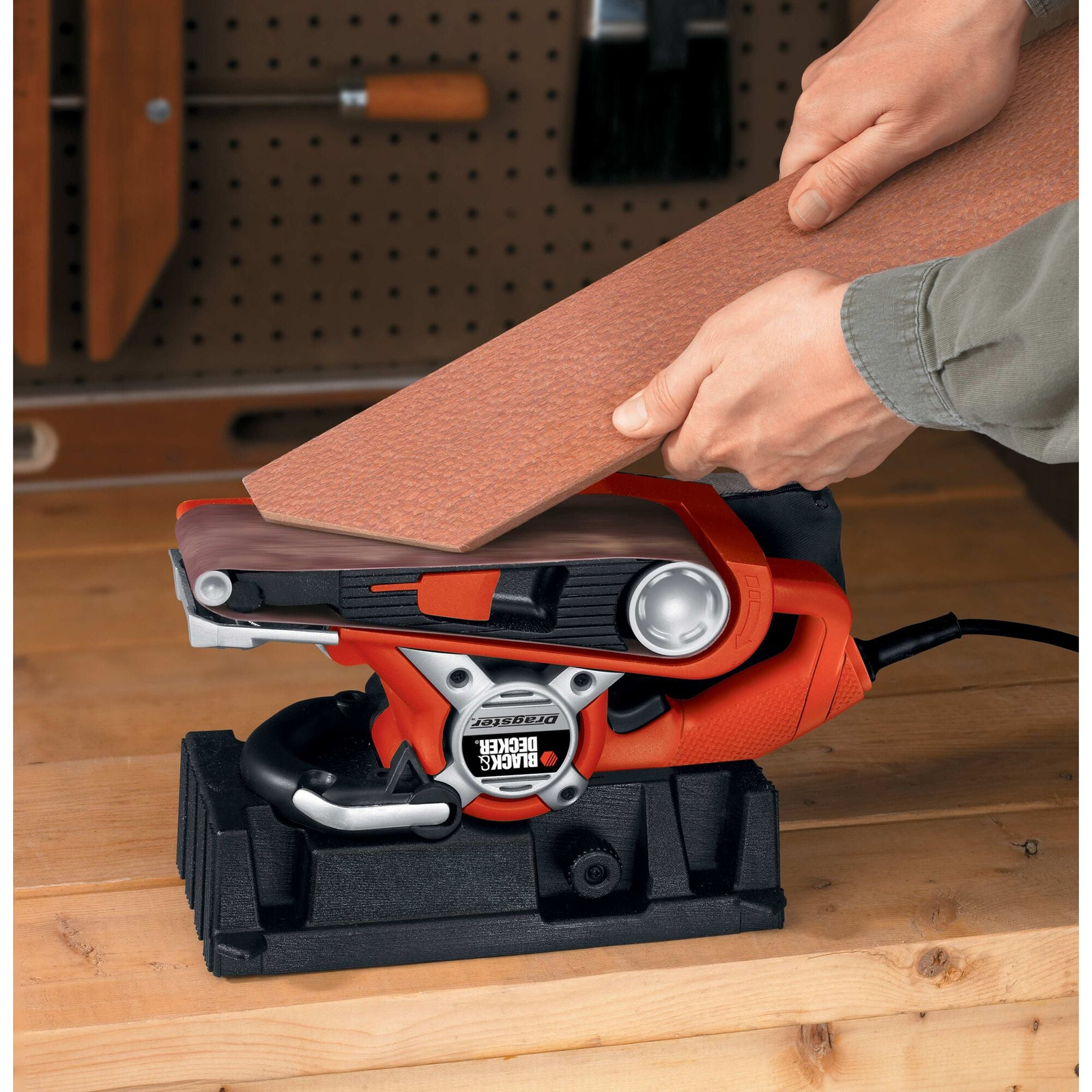BLACK+DECKER 3 In. X 21 In. Dragster(TM) Belt Sander - DS321 1
