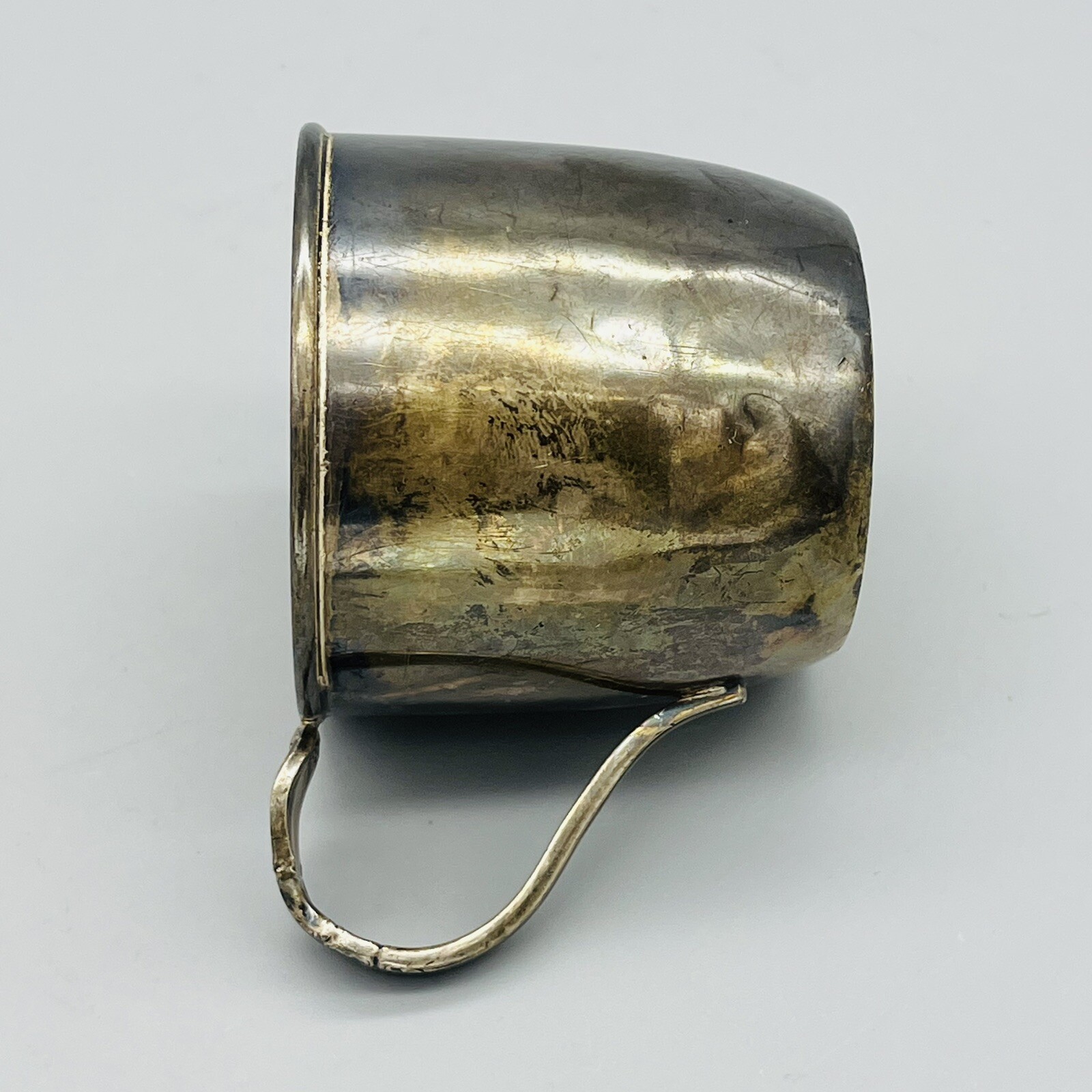 VTG Baby Cup "KEVIN" International Silver-Reflection Pattern Tarnish Patina