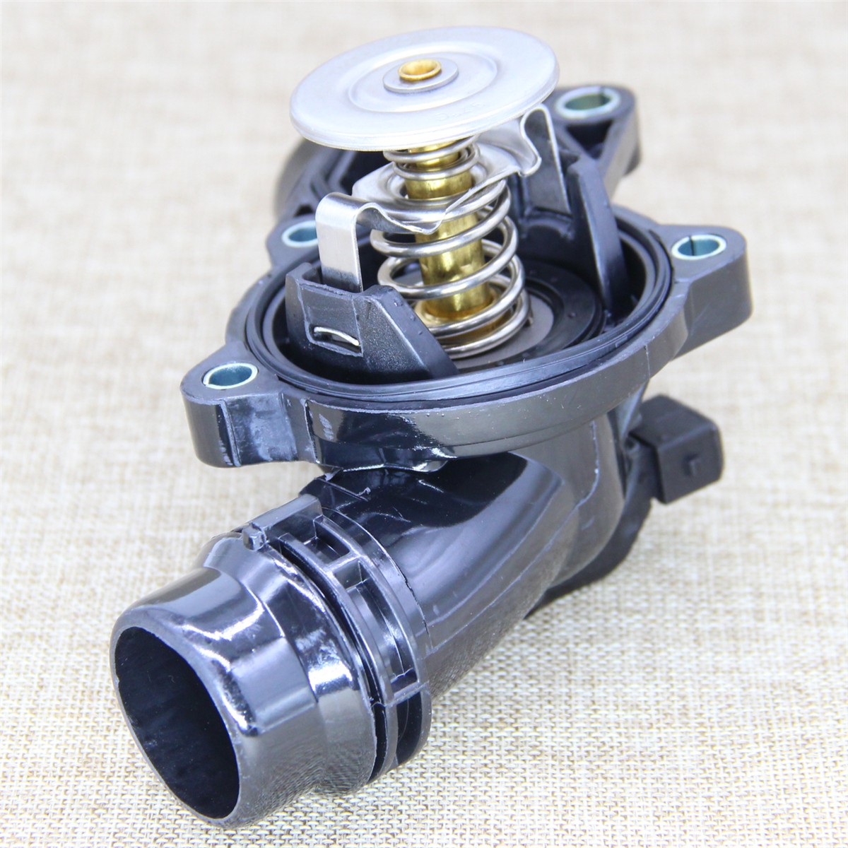 BRAND Thermostat Housing Assembly 11537509227 for BMW 99-06 E46 E39 X5 X3 Z3 Z4