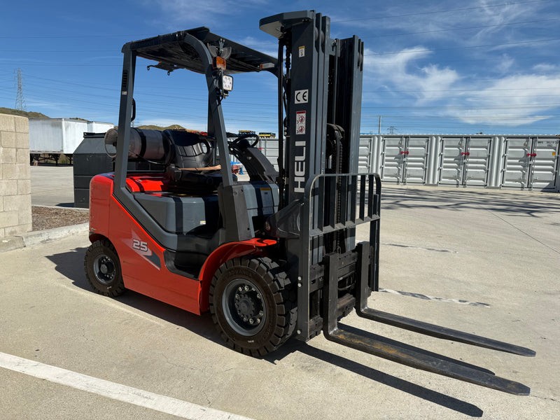 2022 Heli CPYD25-M1H 4300 lb Pneumatic Tire Forklift, ONLY 422 Hrs!