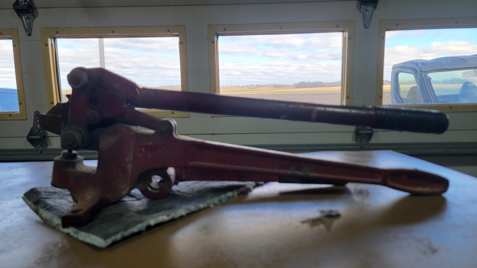 Strapmaster - 4 in 1 Multi Tool - Cutting, Bending, Punching Twisting