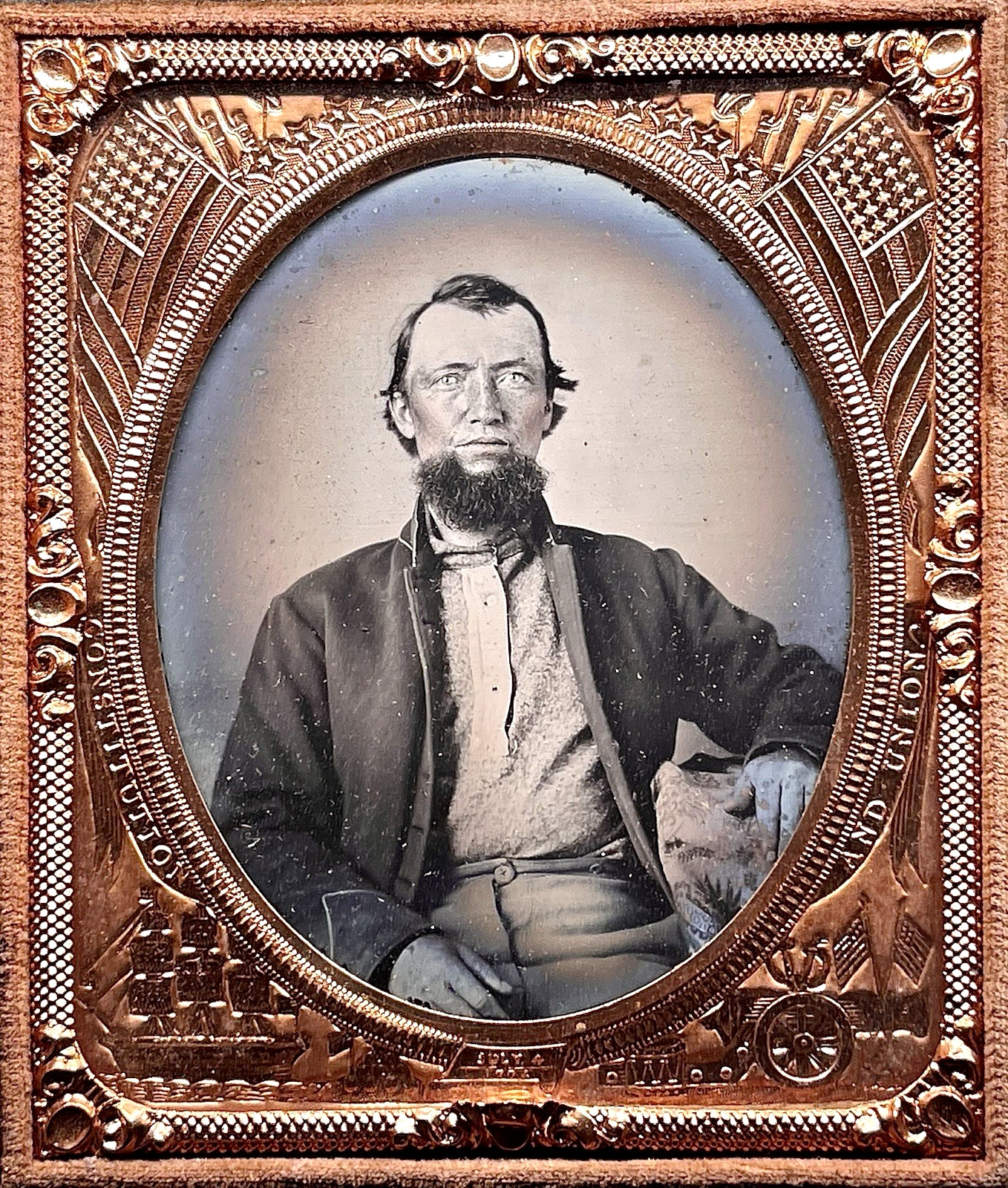 RARE 1/6 PLATE RUBY AMBROTYPE OF A CIVIL WAR SOLDIER PATRIOTIC MAT & FULL CASE