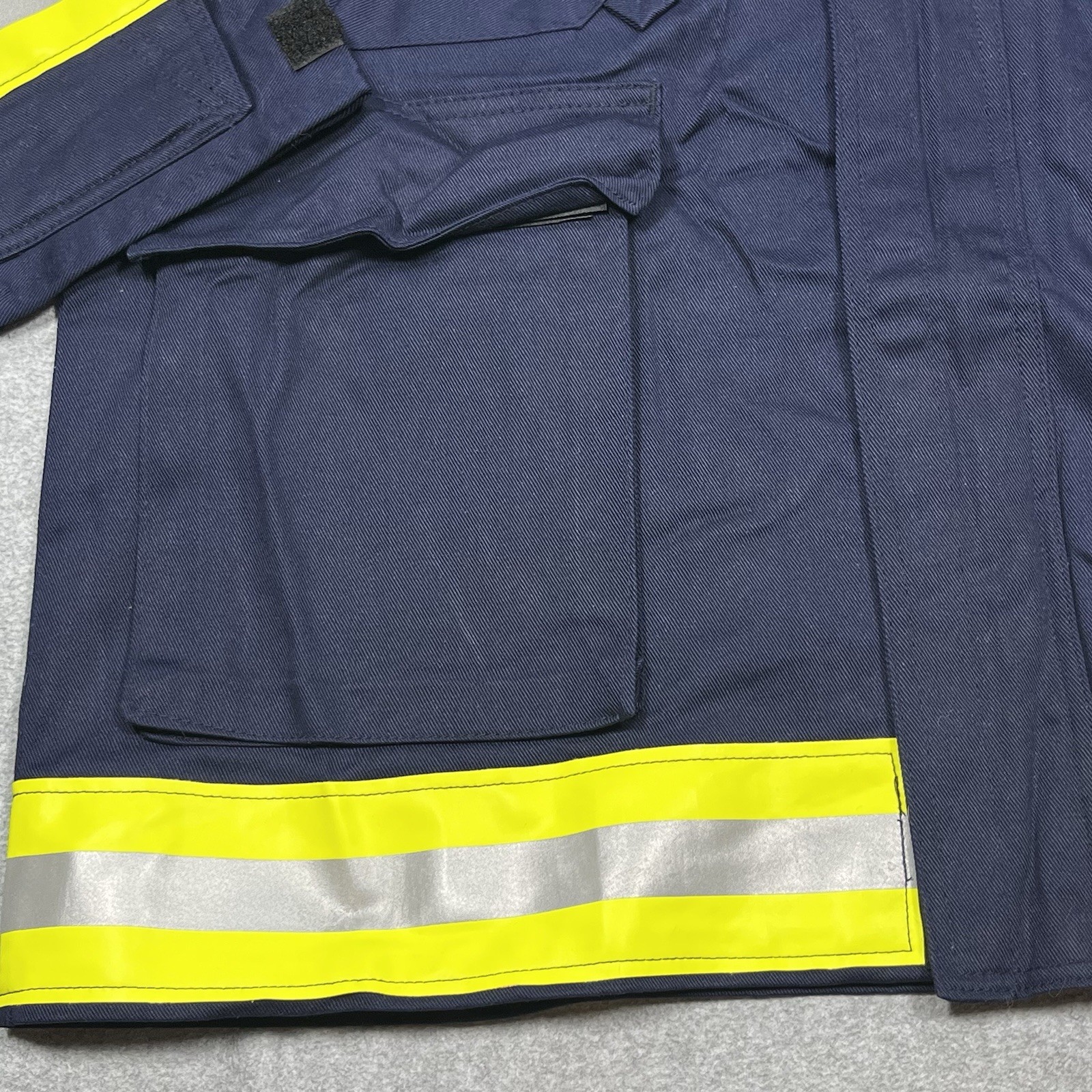 Fyrban FR Lakeland Jacket Coat Men Large Firefighter Rescue Safety Reflector