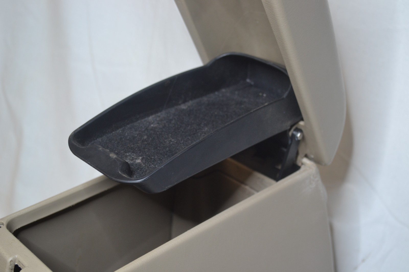 1999-2001 Corolla Center Console Hinge Replacement with Support Arms