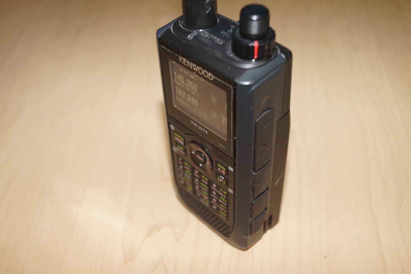 Kenwood TH-D74A Tri Band 144/220/440 MHz Talkie w/APRS, DStar, Accessories Nice