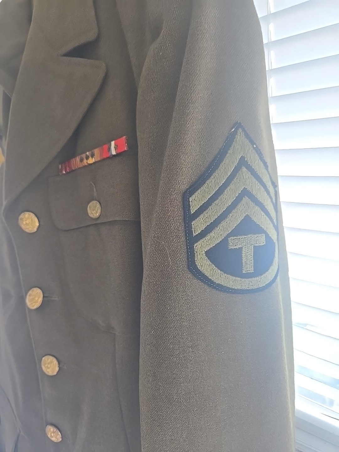 LOOK WW2 Army Tech Sergeant IKE EISENHOWER JACKET AND HAT