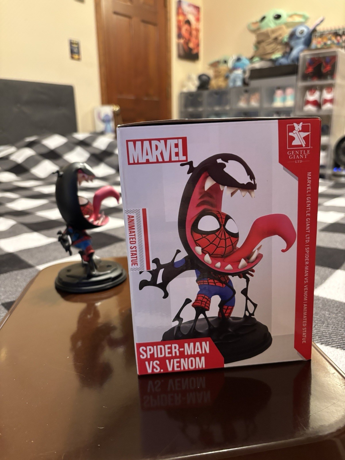 Gentle Giant Spiderman Vs Venom Animated Statue - Skottie Young Limited Edition