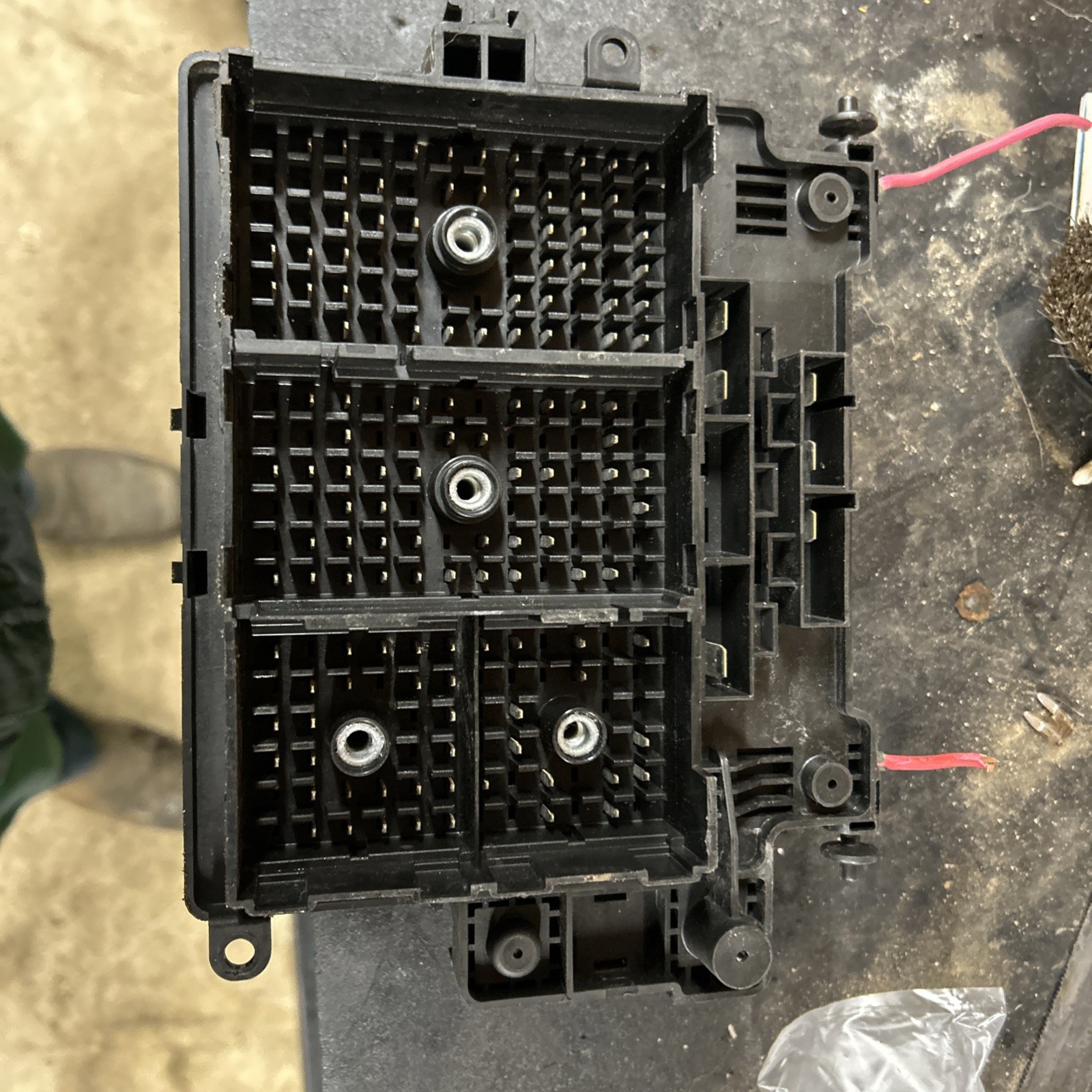 03-05 Chevrolet GMC 2500HD Duramax 6.6 LB7 LLY Underhood Fuse Box 15115618-02 DT