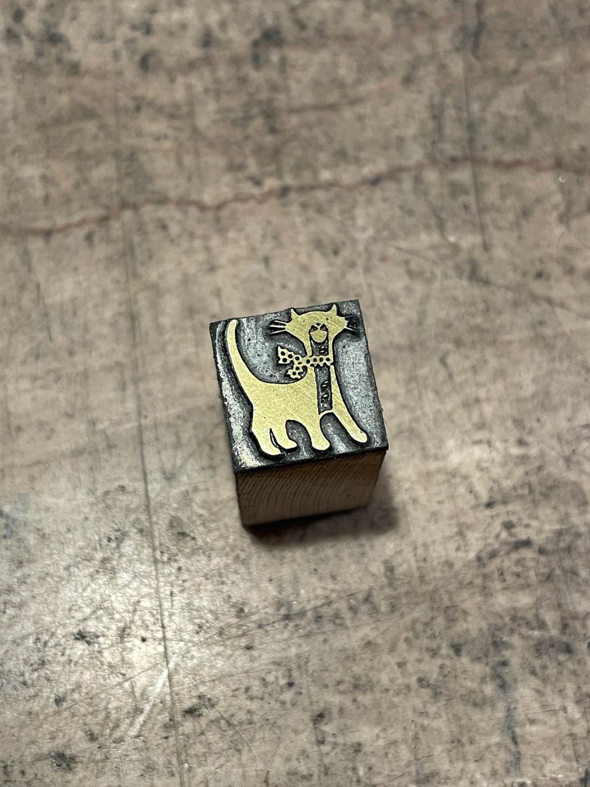 Printing Letterpress Printers Block Small Cat With Ribbon Collar (1233)