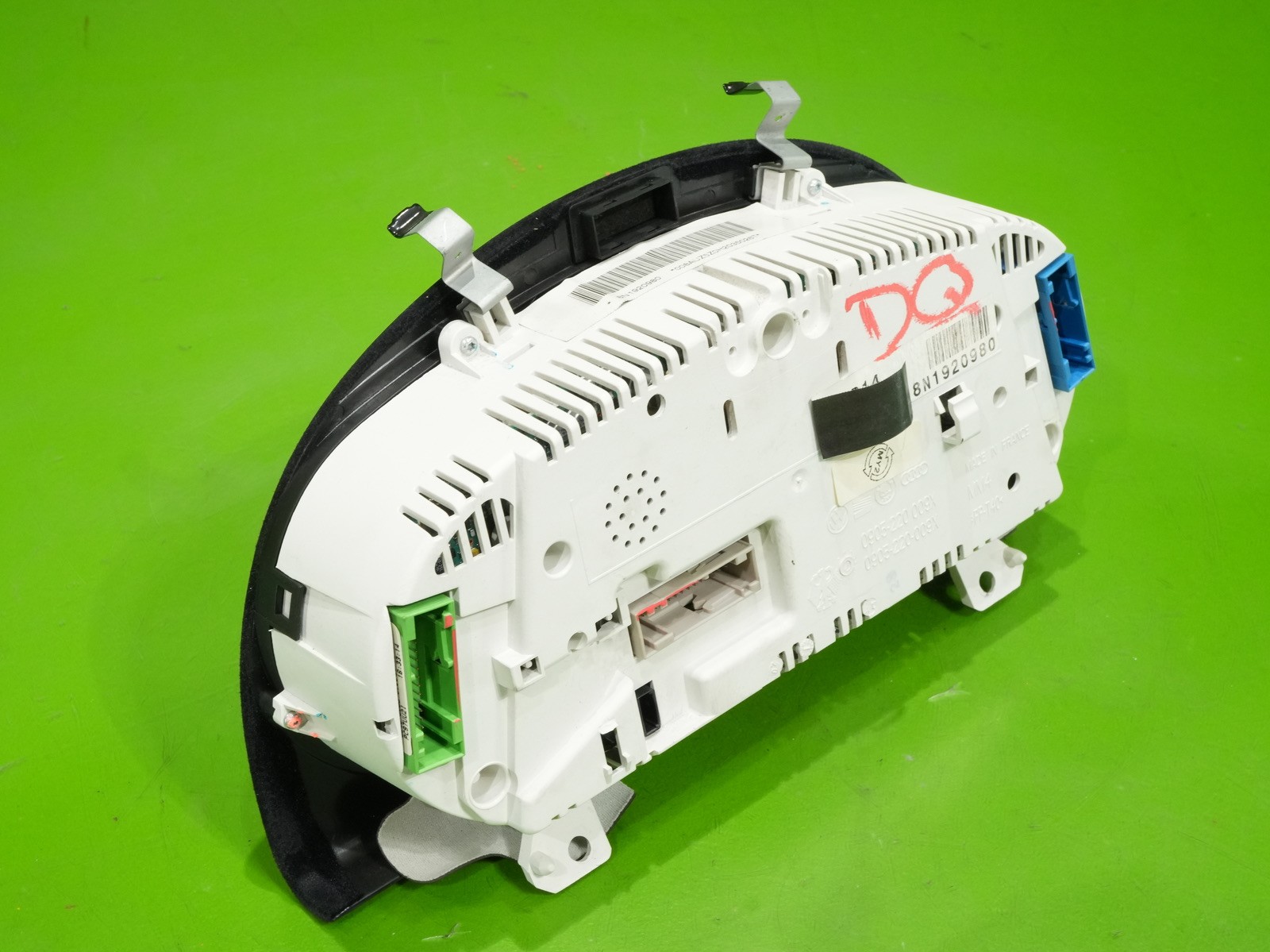 00-06 Audi TT OEM 8N1920980 gauge instrument cluster panel speedometer