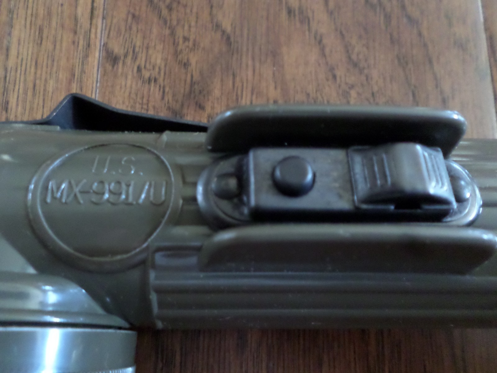 U.S MILITARY ISSUE ANGLE HEAD FLASHLIGHT FULTON MX-991/U OD GREEN U.S.A MADE NEW