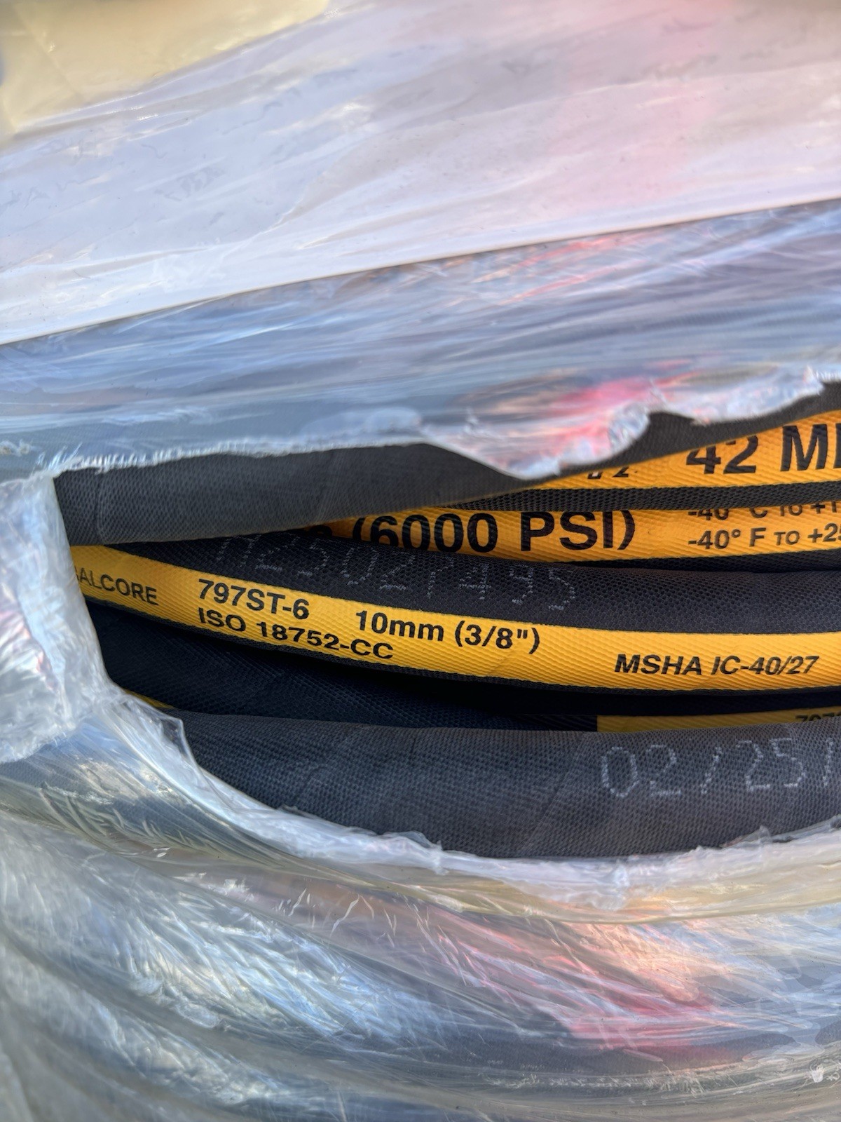 797ST-6-RL Parker GlobalCore 6000 PSI Hydraulic Hose, 41ft Cut Length.