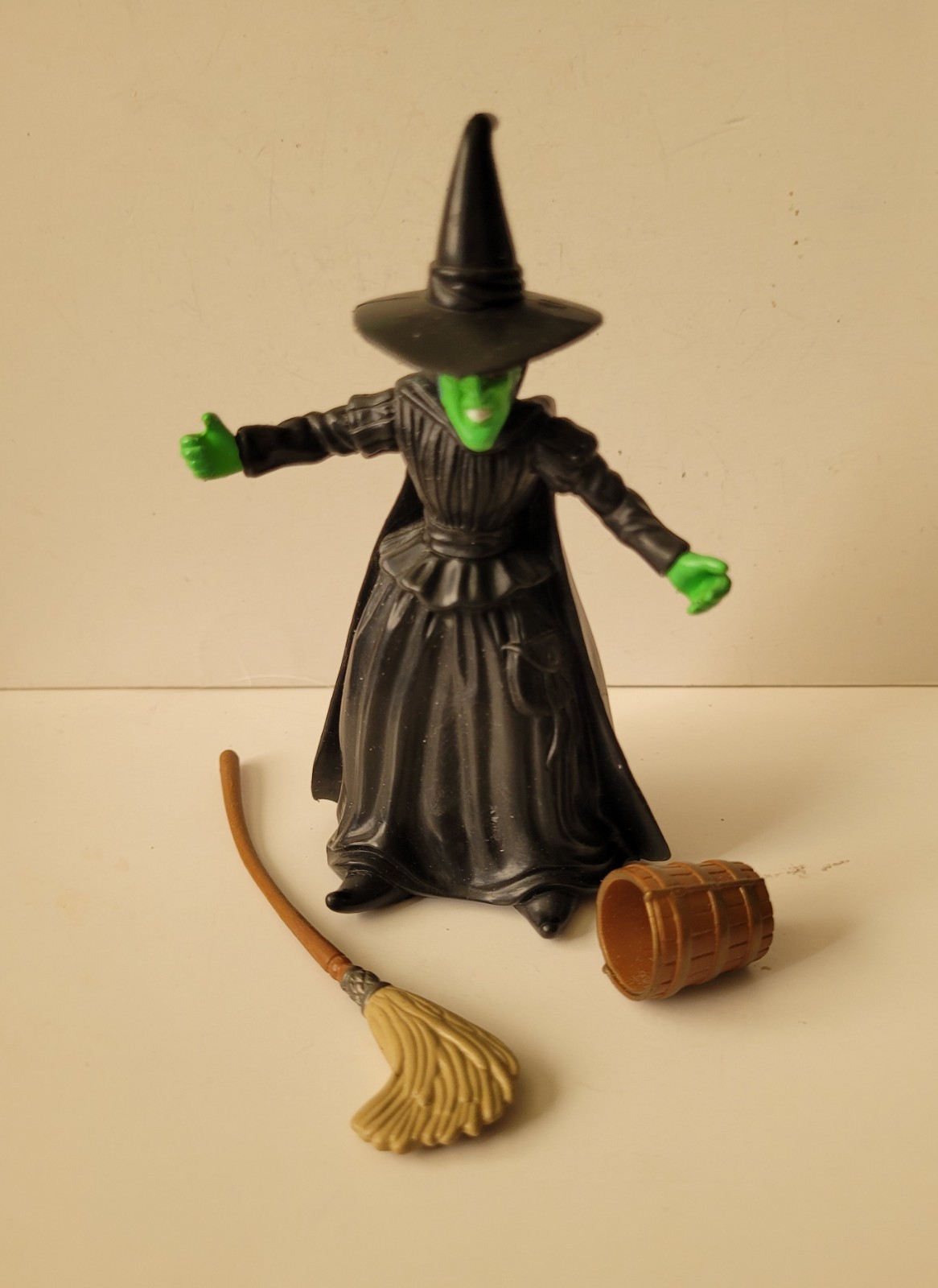WIZARD of OZ WICKED WITCH of WEST Trevco PVC Figure Turner Presents 1998