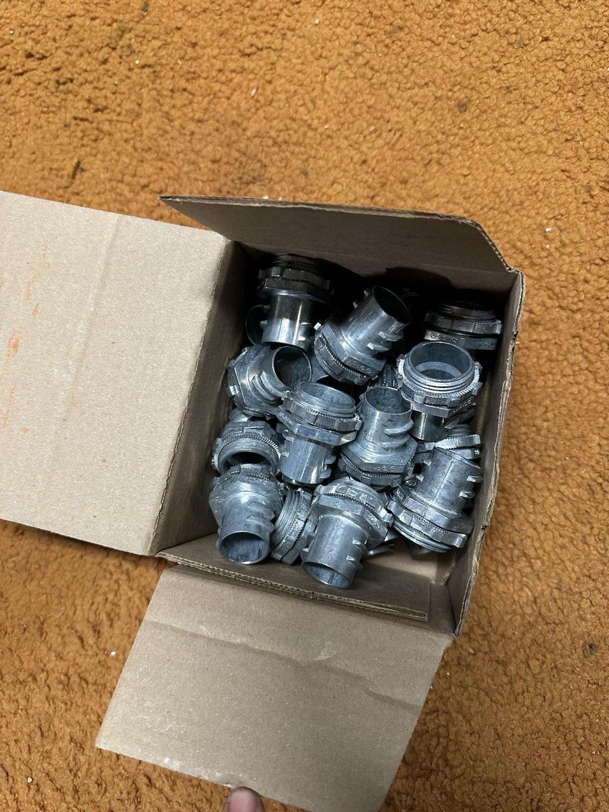 25pcs Bridgeport 522-DC2 - 1 in Flex Conduit Connectors, Screw-In Flex S2