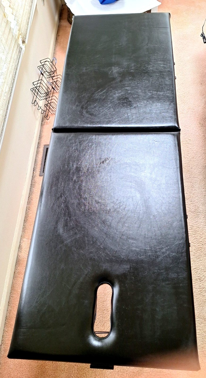 Battle Creek Portable Massage Table 042 Aluminum Legs w/ Carry Case pre-owned