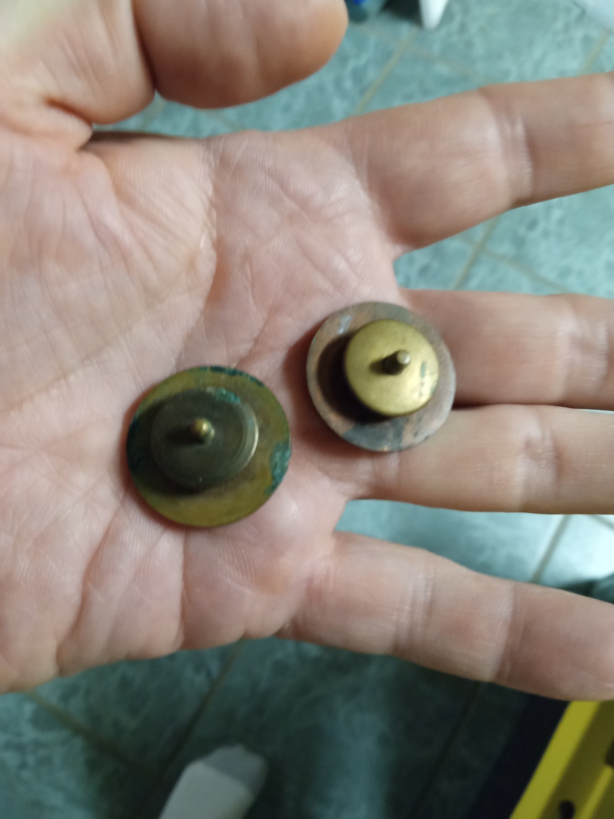 WW2 US Army Infantry Enlisted Uniform Collar Disc Insignia Screwback Set