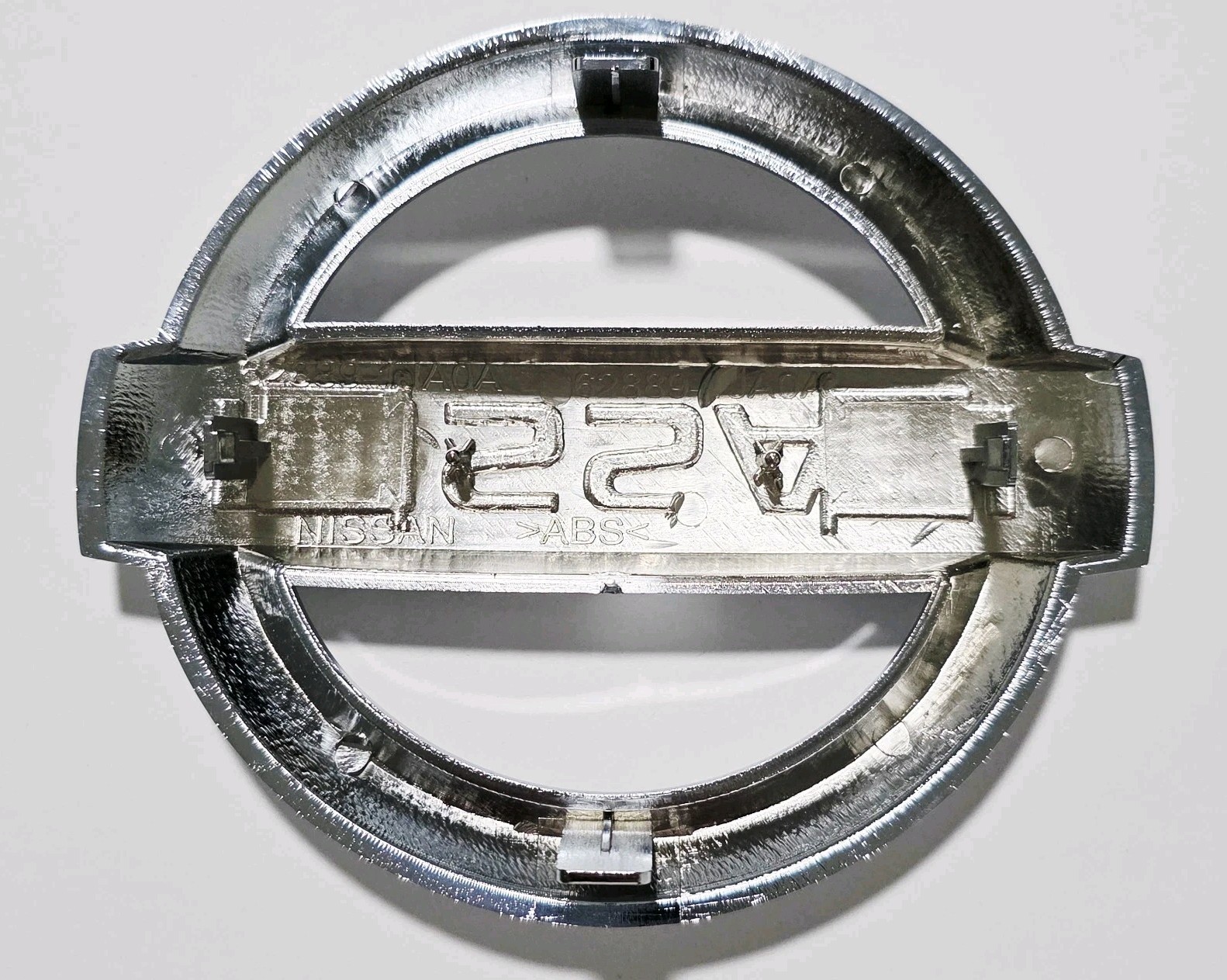 Nissan Altima Front Grille Emblem Logo 2013 2014 2015 2016 2017 2018