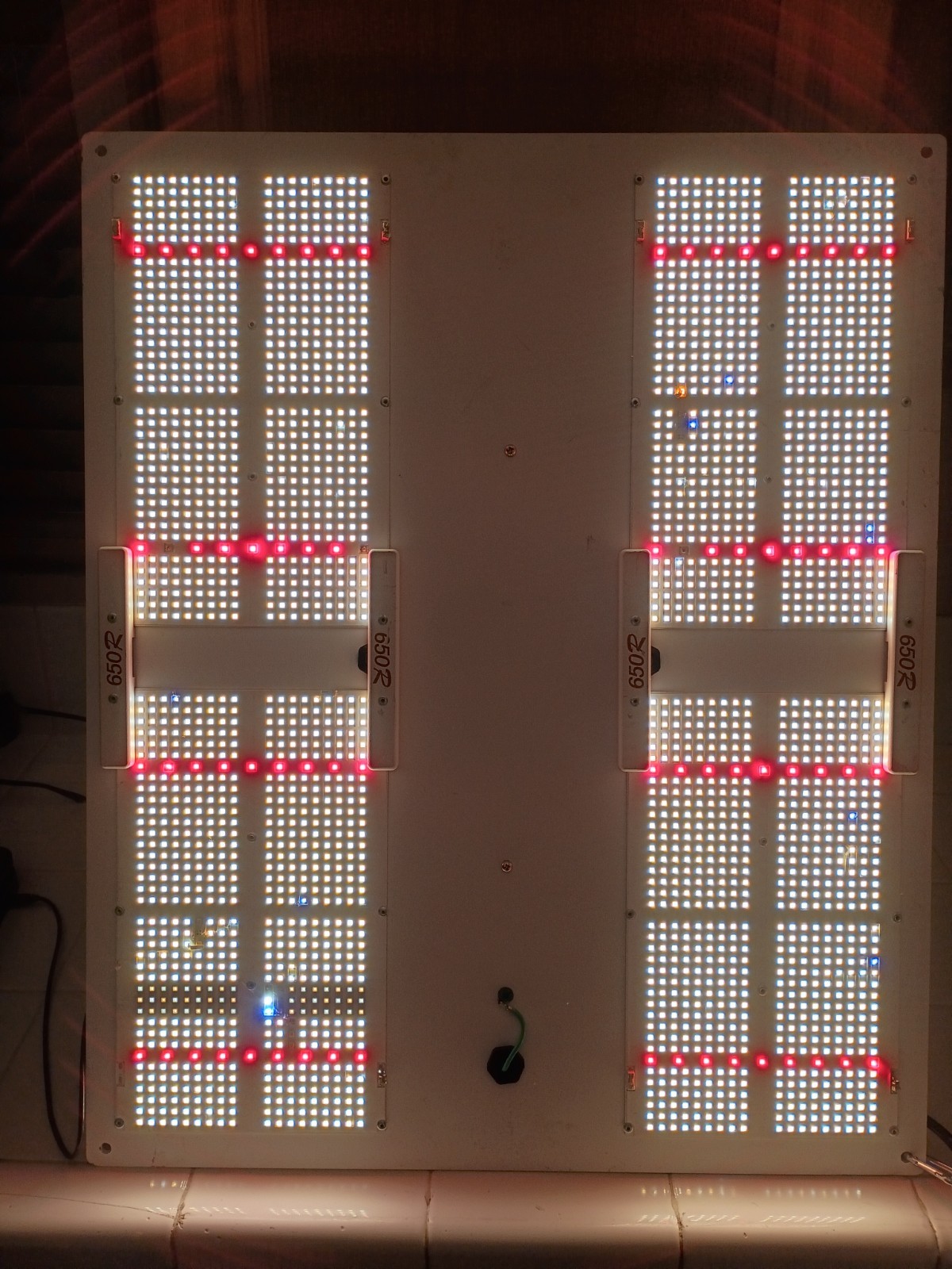 HLG 650R Diablo LED Grow Light, Used Horticulture Lighting