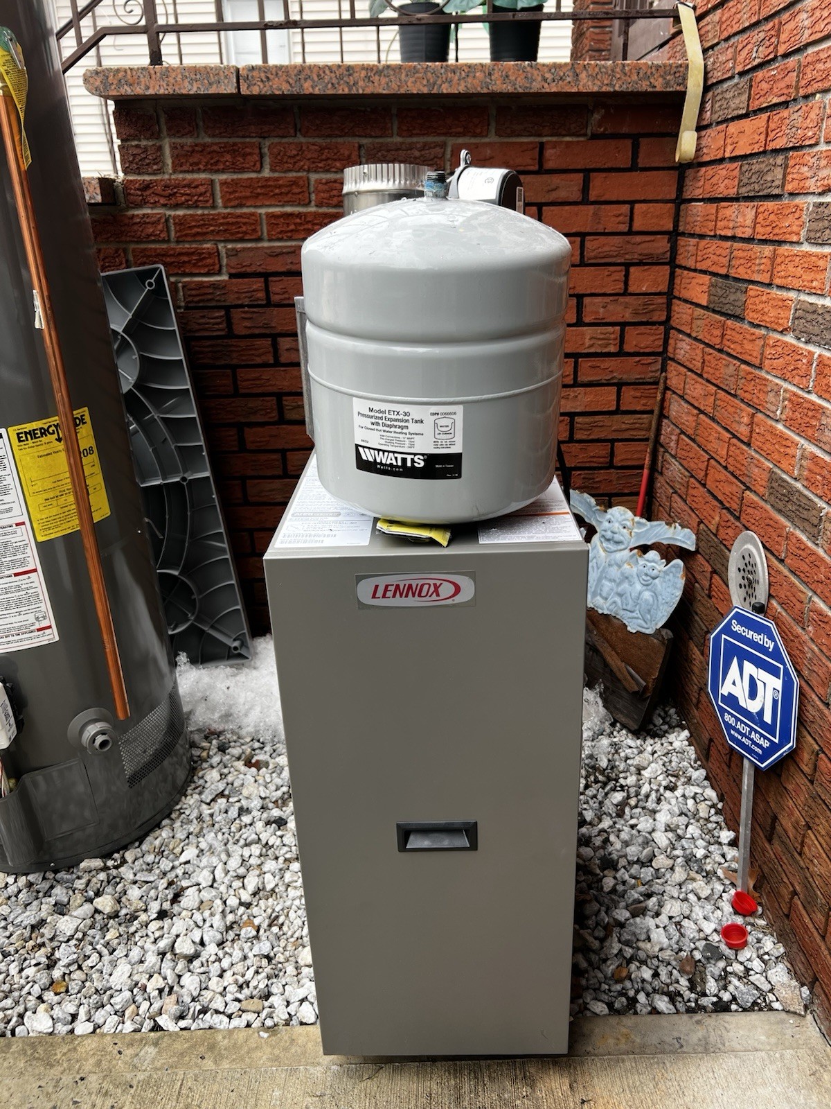 LENNOX GWB84-095E-01 Boiler Furnace 92,500 BTU Natural Gas w/ Expansion Tank