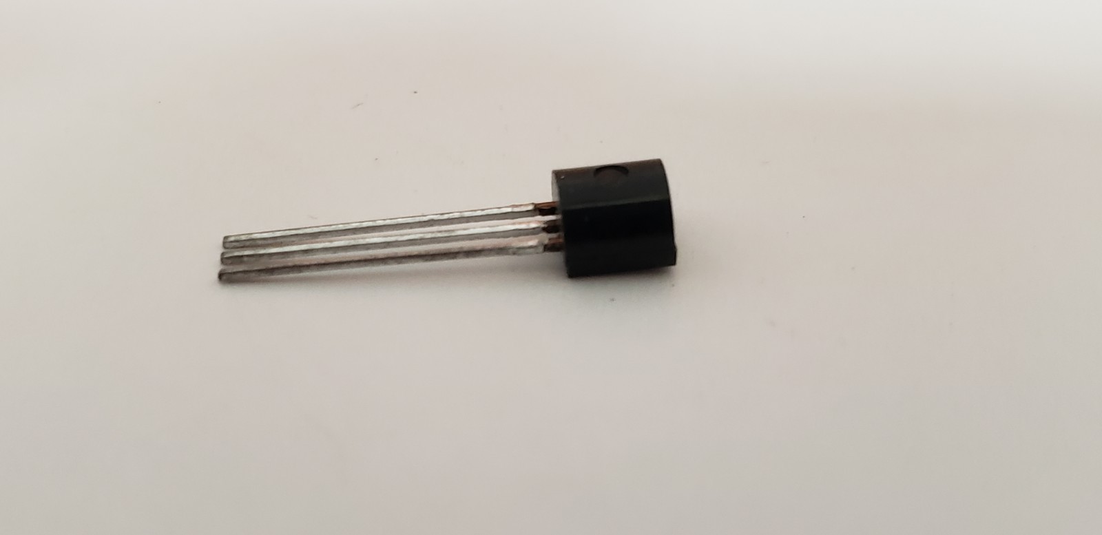 2N3906 GENERAL PURPOSE TRANSISTORS, 0.62W, 40V (LOT OF 200) NNB