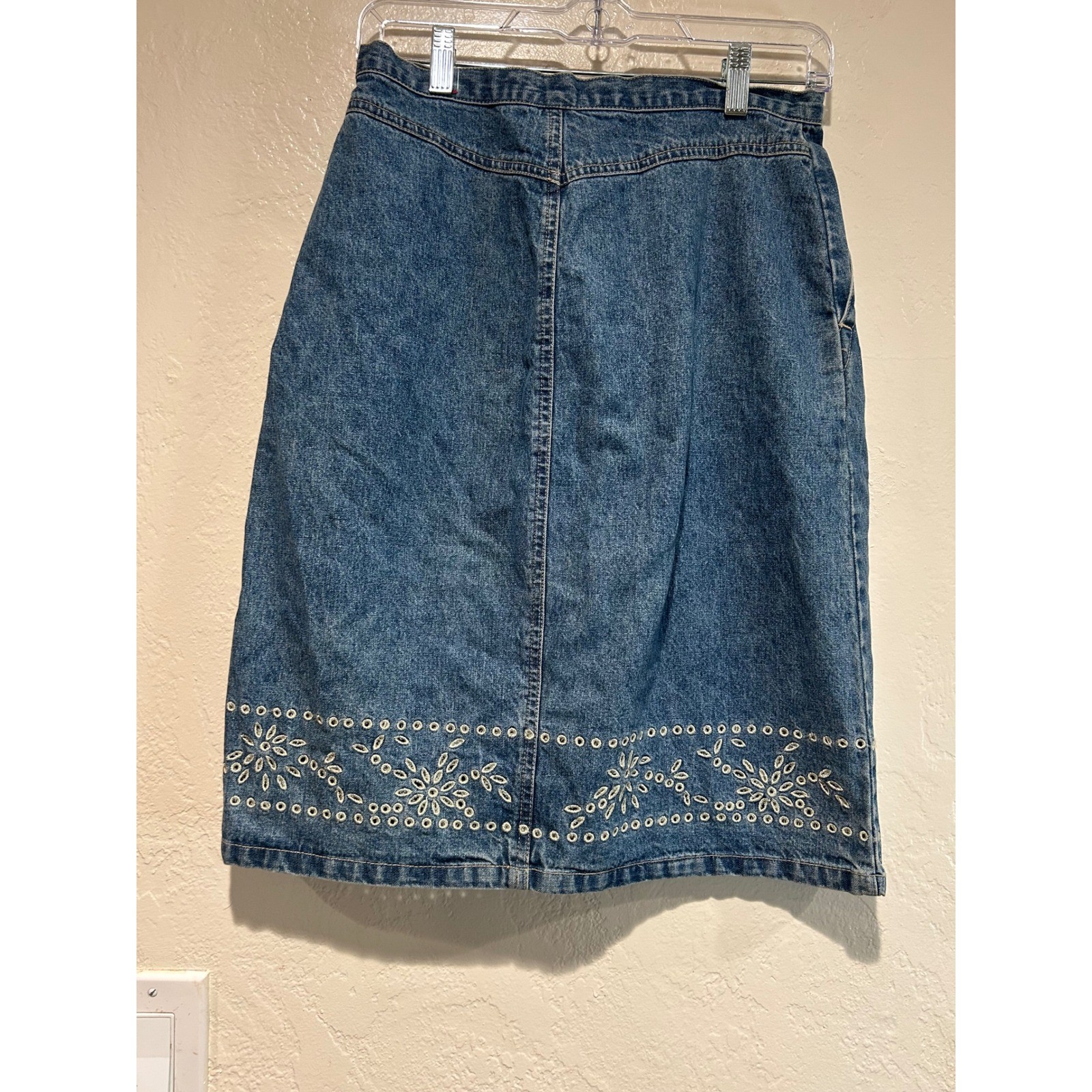 Gloria Vanderbilt Blue Denim Embroidered Floral Eyelet Midi Skirt Womens Size 6