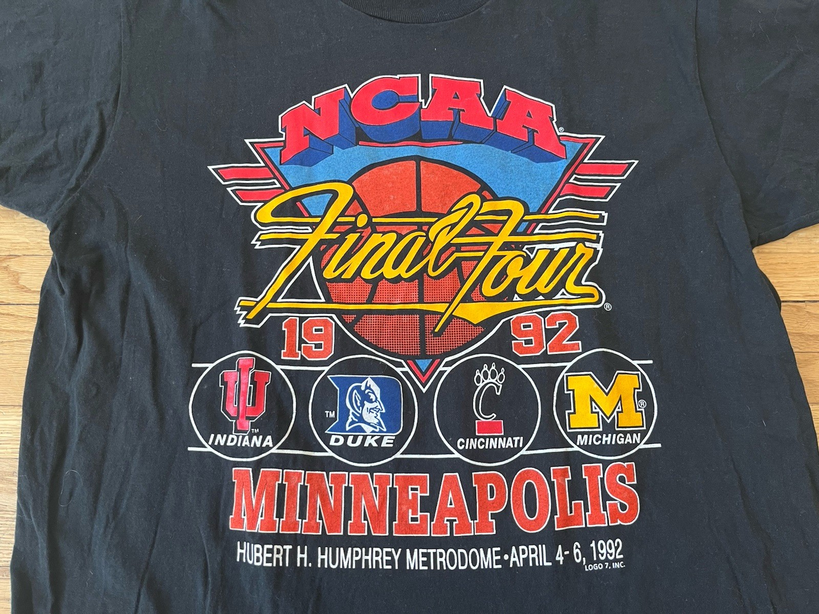 Vintage 90’s March Madness Final 4 Single Stitch Shirt Mens XL Graphic Print USA