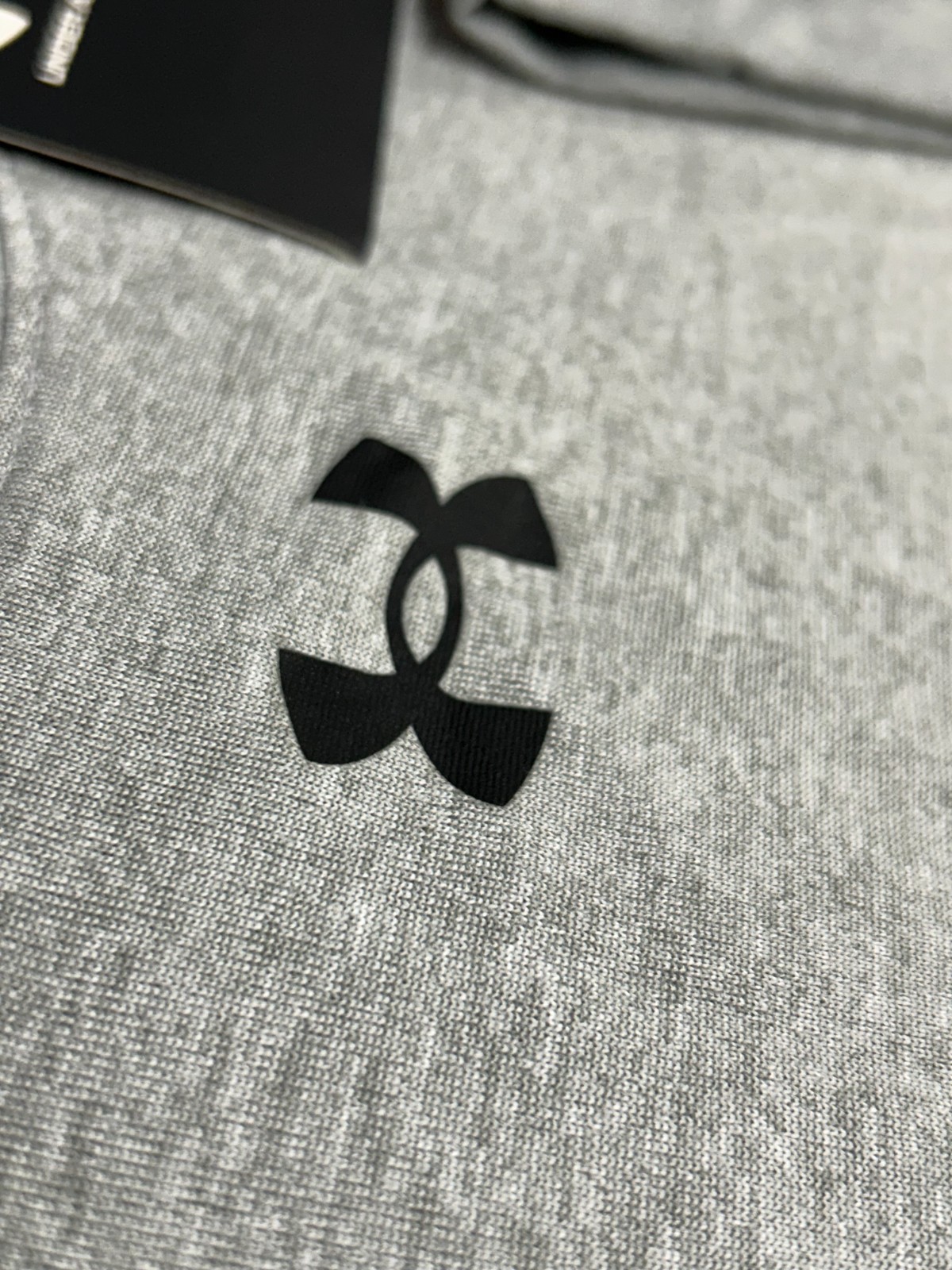 DISCONTINUED - Under Armour Short Sleeve Locker Tee 130775 Retail $25