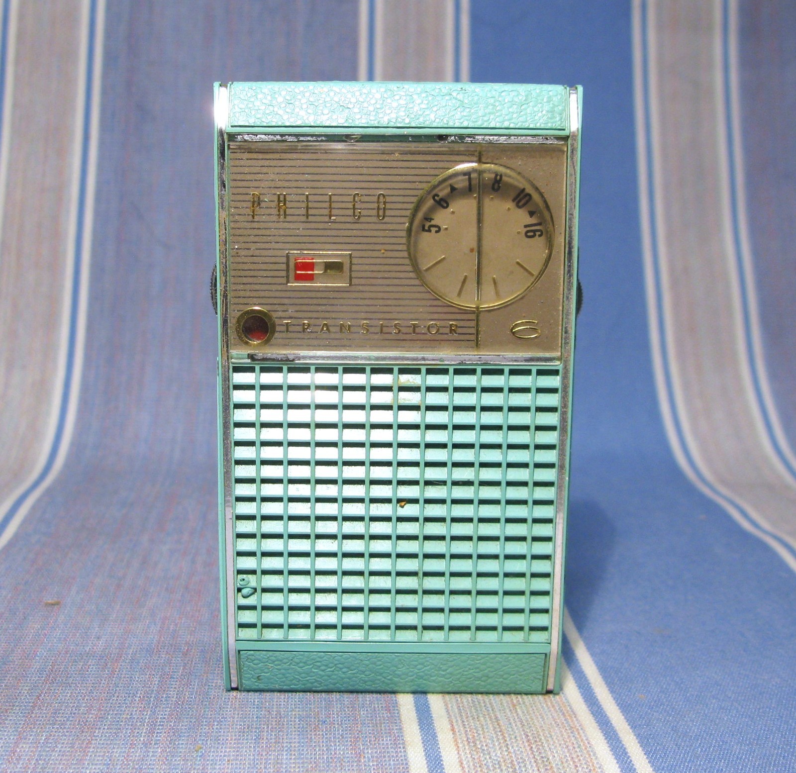 1960 Philco T66 Reverse Painted Transistor Radio Used