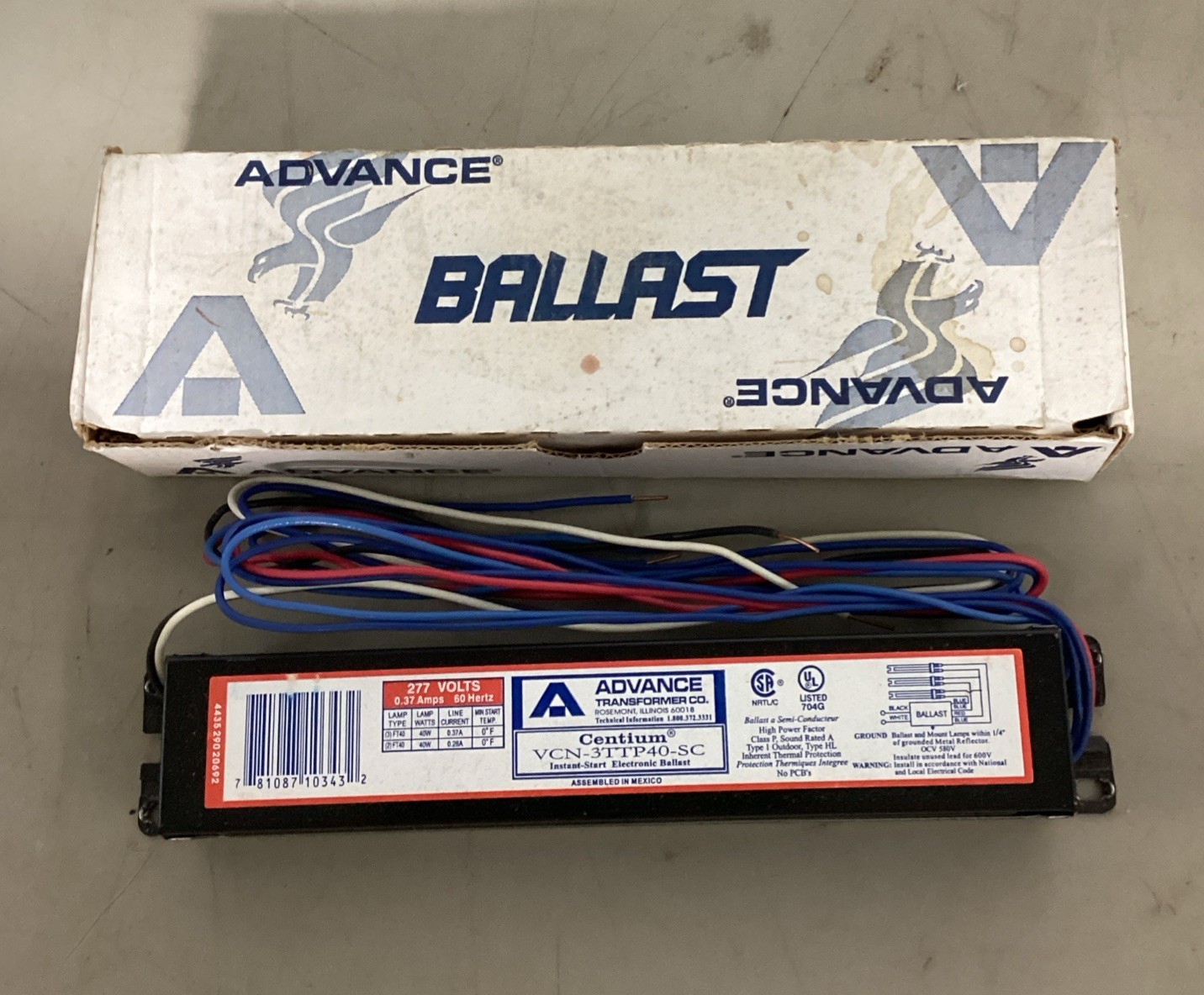 New Advance VCN-3TTP40-SC Electronic Flourscent 3 lamp ballast