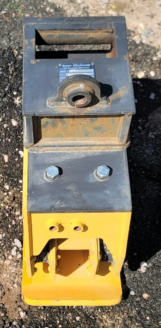 TC51 Breaker Technology Inc Hydraulic Compactor W/ Badger Attachment