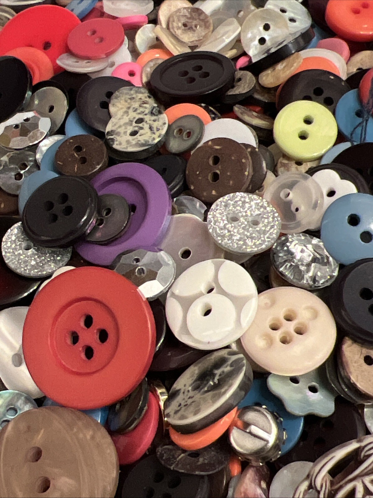 250 + Sewing Buttons mixed lot Assorted huge Resin Bulk Perfect For Crafting