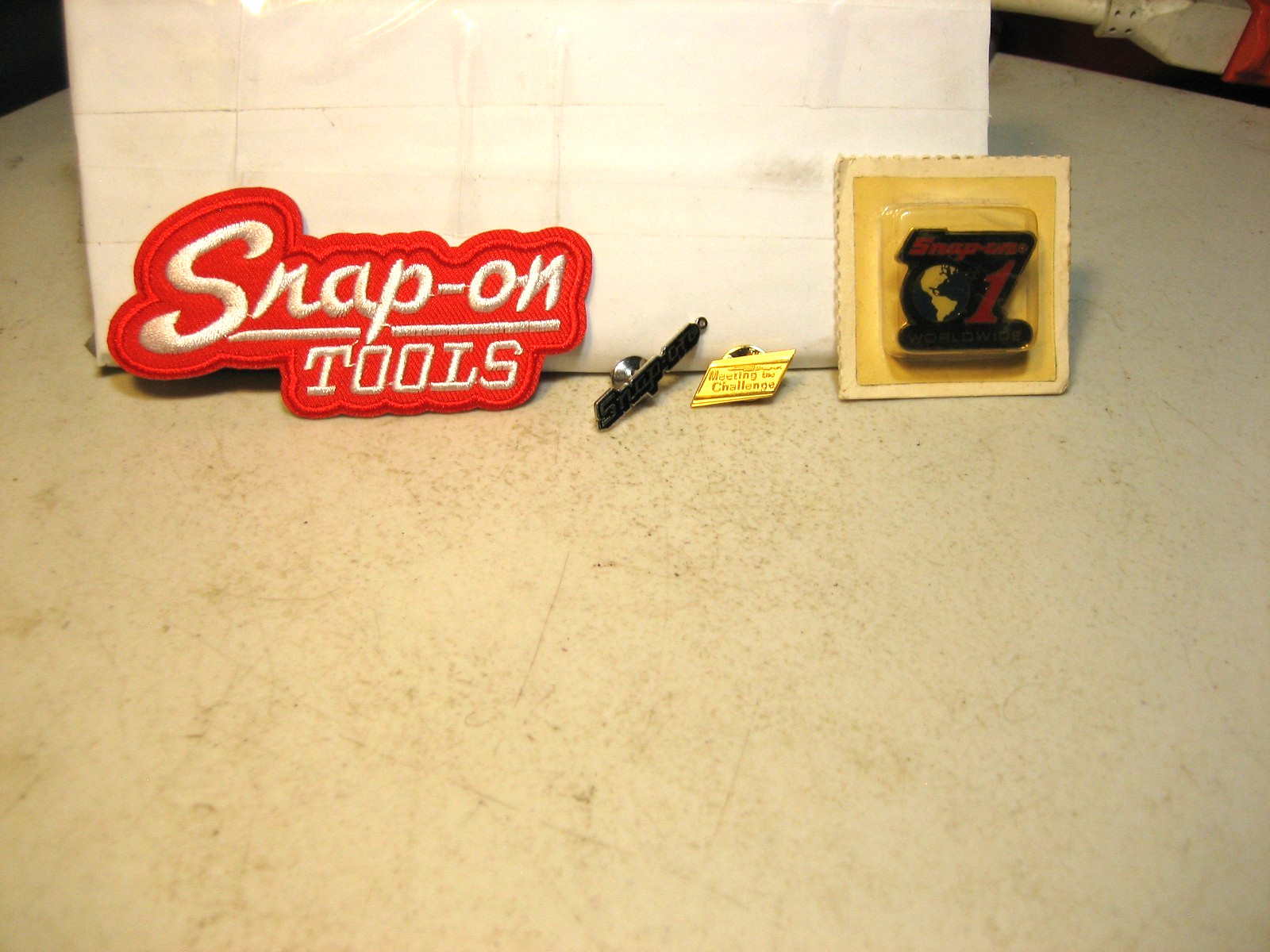 SNAP-ON       LOGOS/PINS     (4 PIECES)    NEW