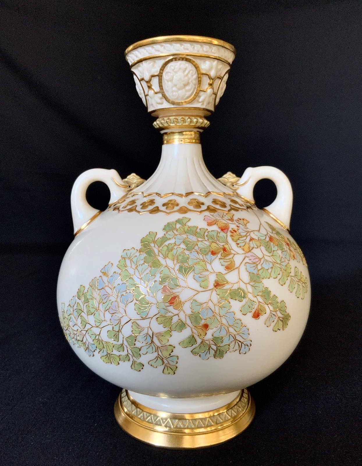ANTIQUE ROYAL WORCESTER GILT & PAINTED HANDLED VASE C. 1884-1889 #1109 8 7/8"H
