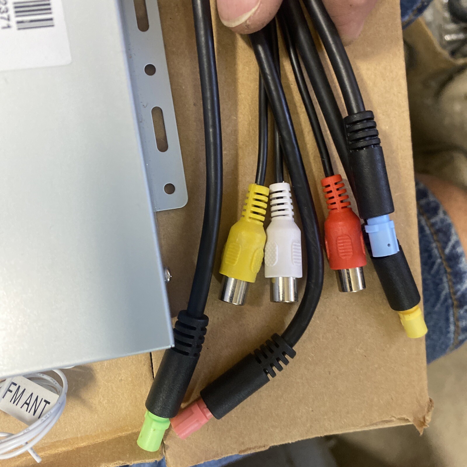 GM, Dual DVD 7" Headrest Monitors, Part #ADVDDS7012GM3341