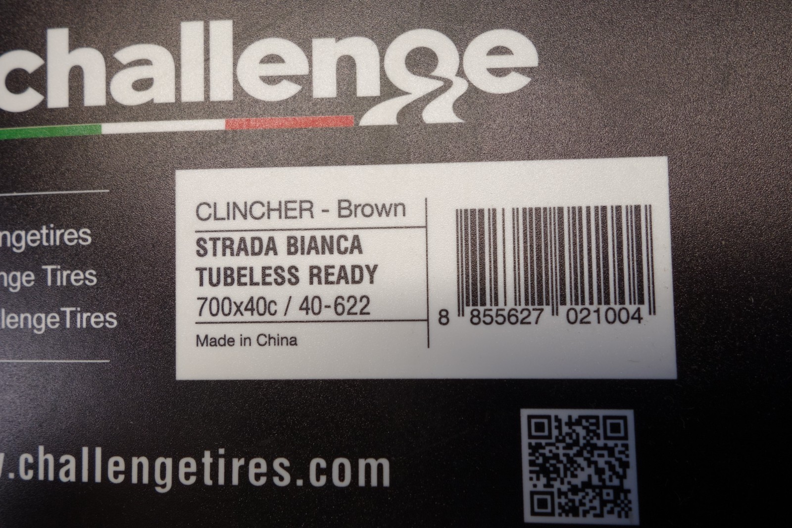 New Challenge Strada Bianca TLR 700 x 40c Gravel, Touring Bike Tire -Black/Brown