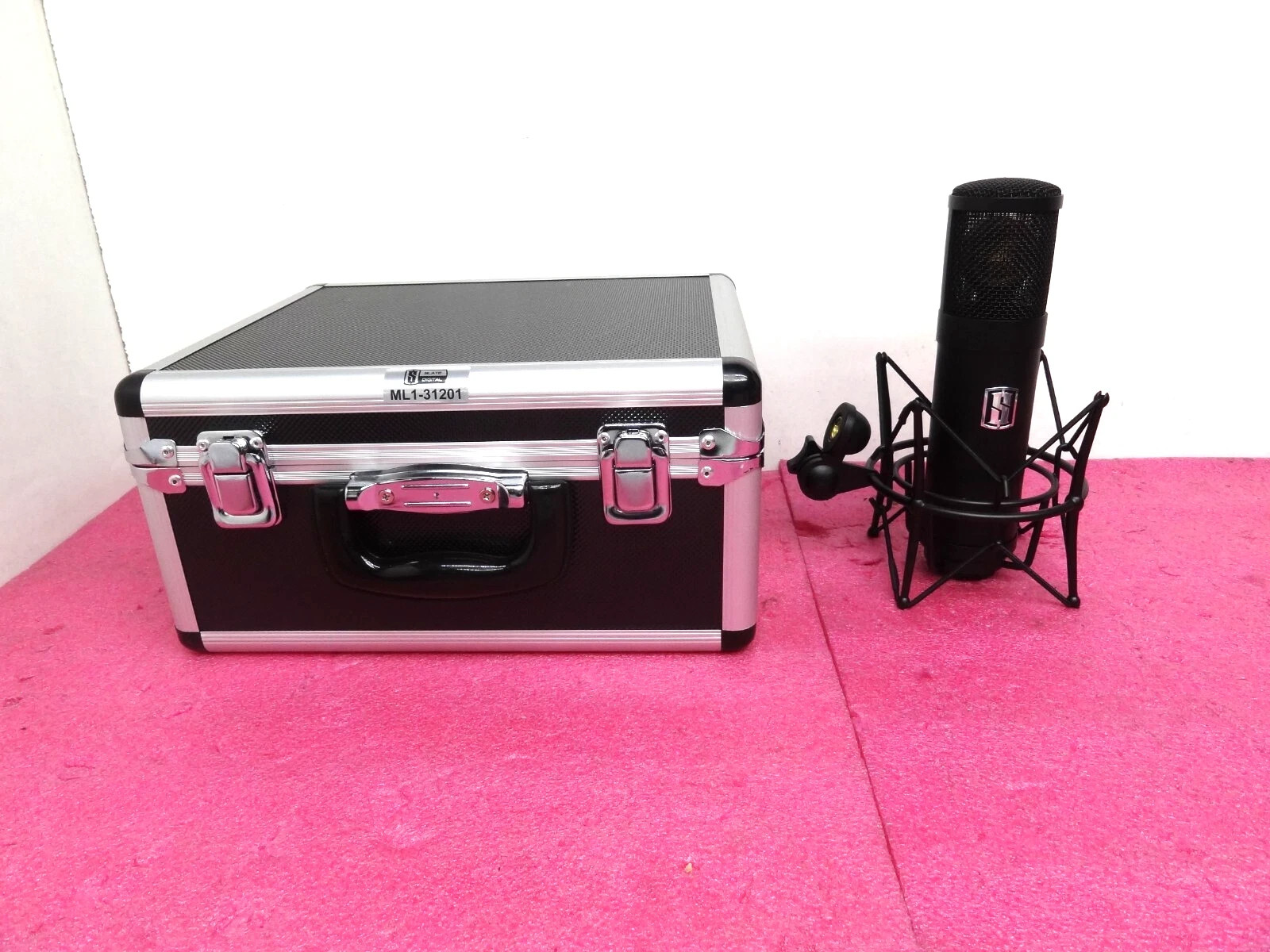 SLATE DIGITAL VMS ML-1 LARGE DIAPHRAGM MICROPHONE W/CASE & SHOCK MOUNT-BLACK T9