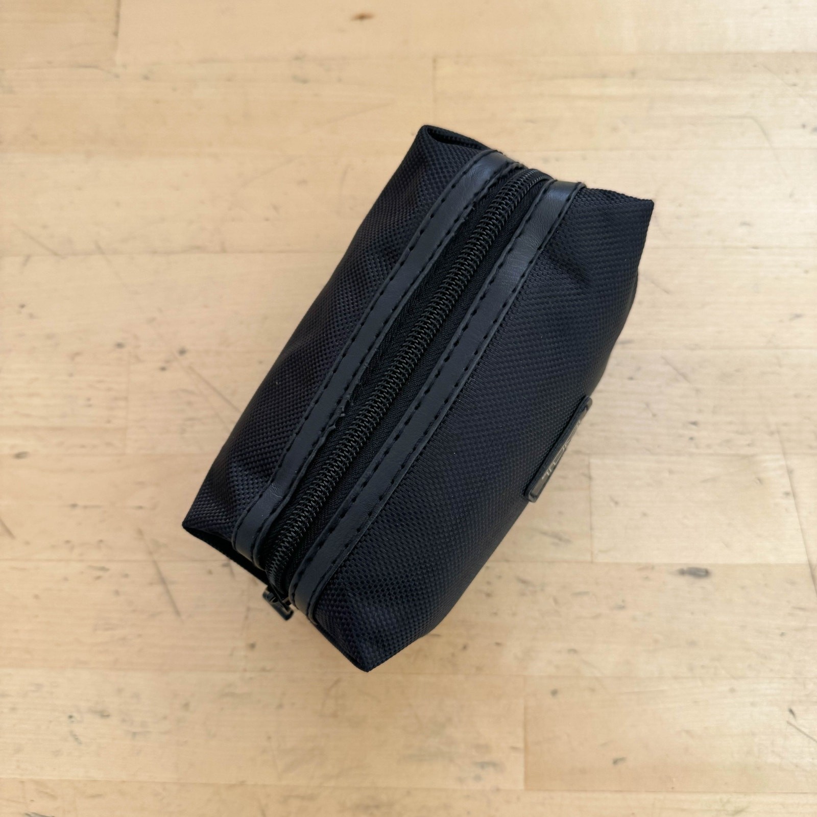 Tumi x Delta Small Black Toiletry Makeup Amenity Travel Bag Dopp Empty