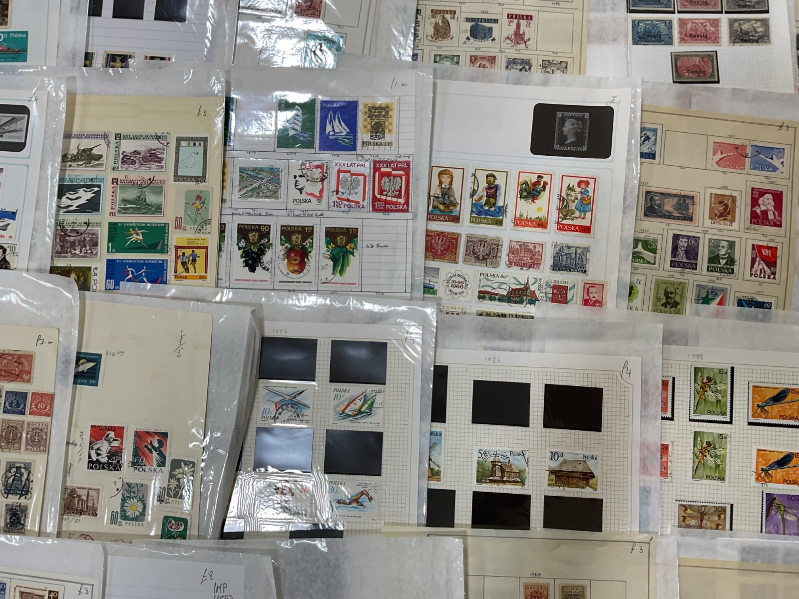 Poland stamps. Ex dealer leaves. Mint/Used. Vintage to modern. 1.8kg G101