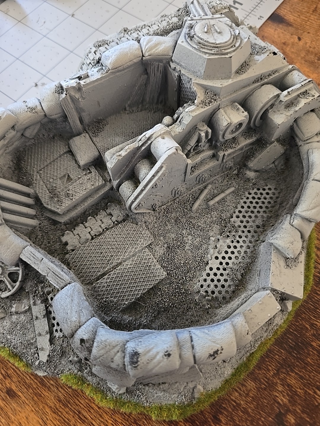 NEW Warhammer 40K VINTAGE Crashed Chimera Bunker Terrain Wreck Emplacement OOP