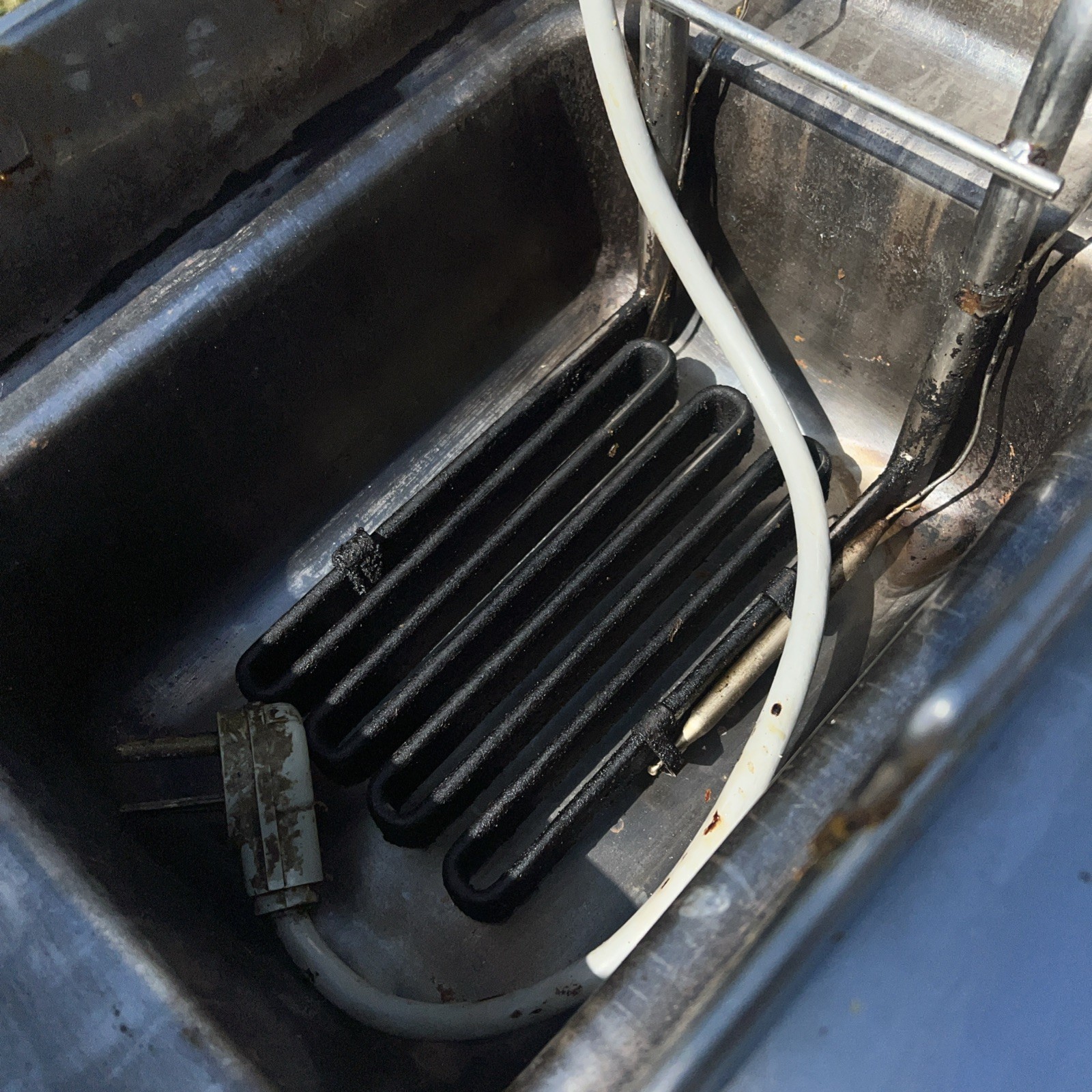 Wells F-49 Countertop 15lb Low Wattage Single Basket Electric Fryer A