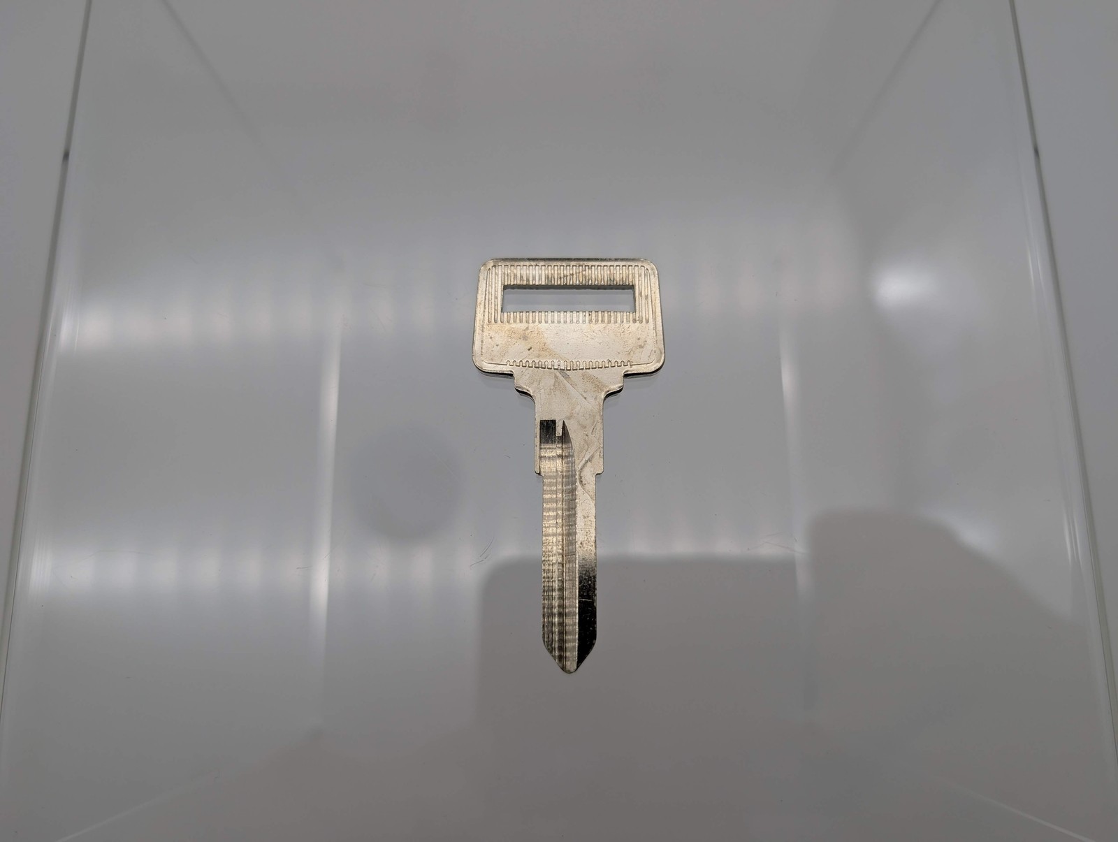 10x Ilco X140 / VL8 Key Blanks for Some Older Volvo Vehicles Nickel Plated