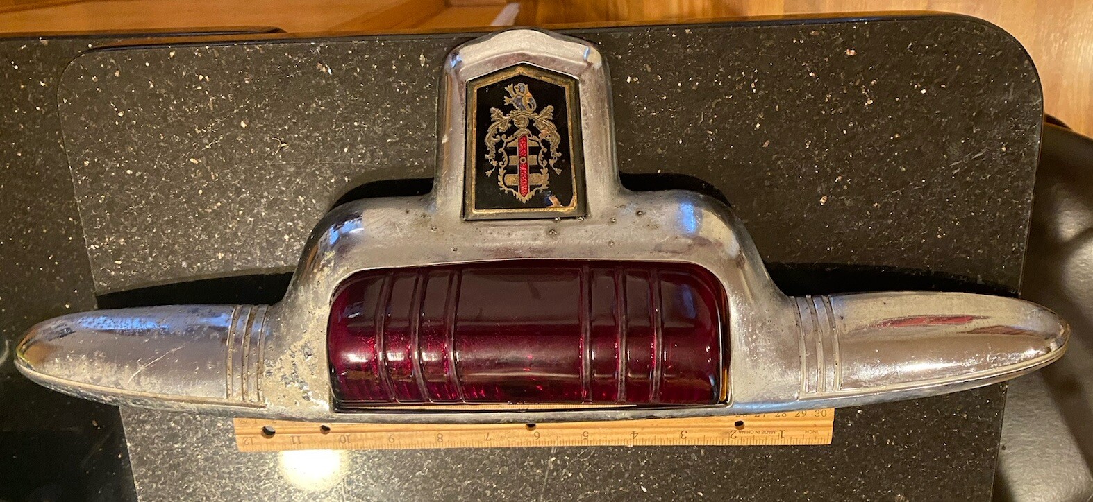 1946 1947 1948 DODGE SEDAN TRUNK EMBLEM STOP LIGHT LENS 1148867 CB13545 w LOGO