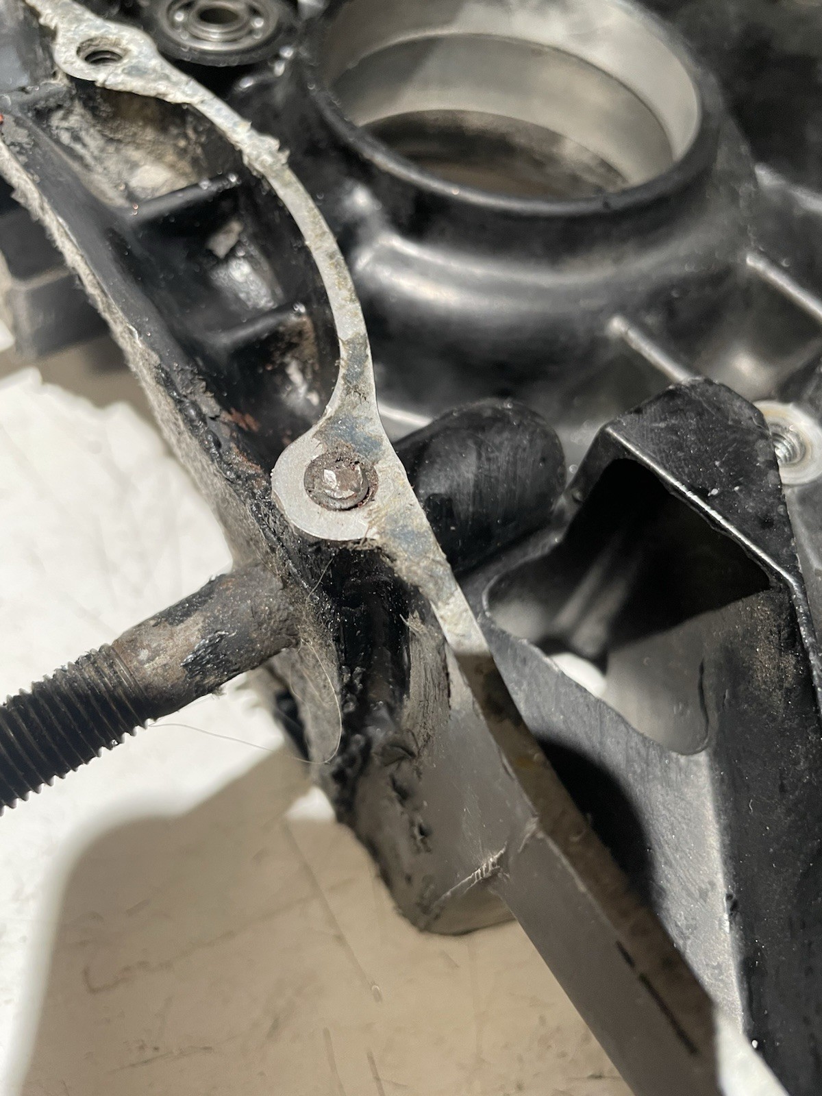 1985 85 Honda CR250 CR 250 Engine Motor RH Right Crankcase Crank Case Bottom .