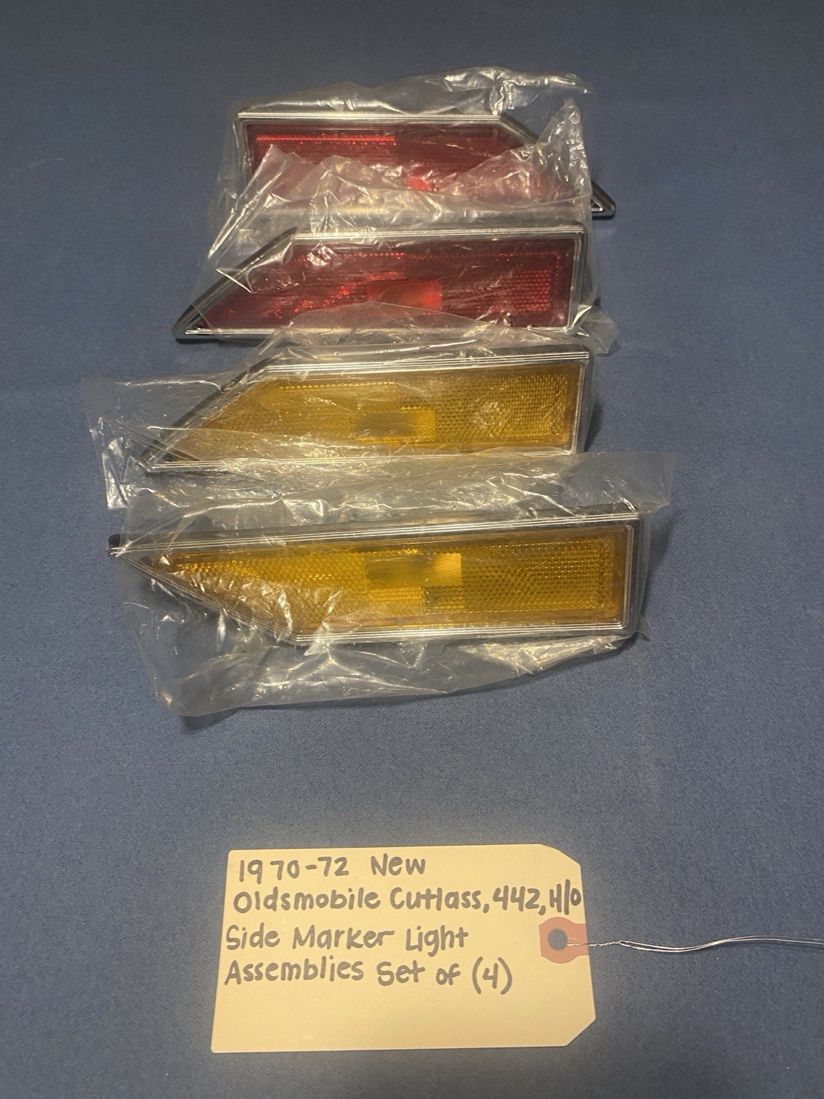 1970-72 New Oldsmobile Side Marker Light Assembly Set