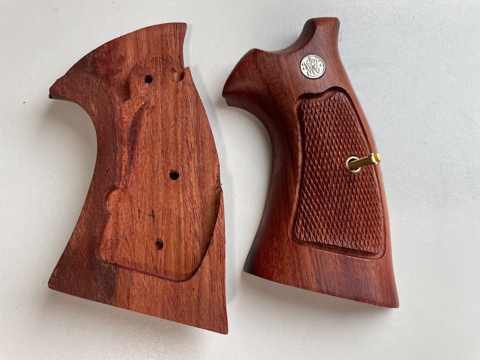 New Checker Wood Decorative Grips for S&W, K/L ROUND BUTT 686; pattern03