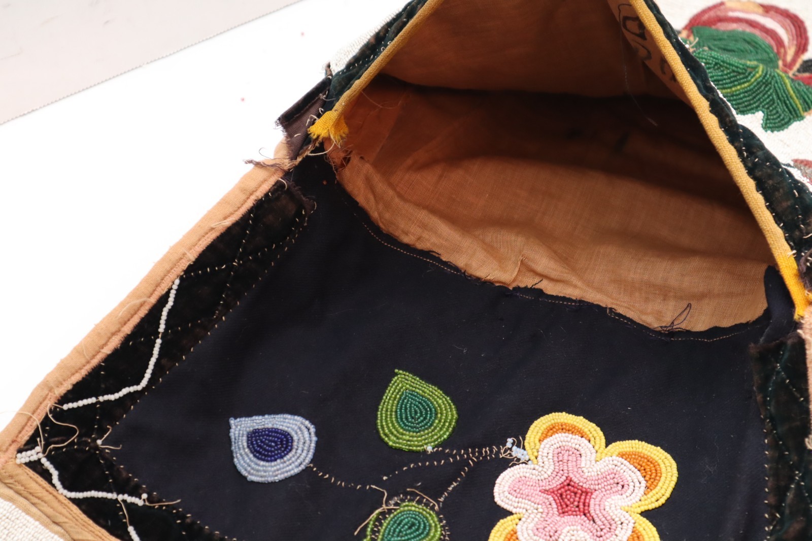 Antique GREAT LAKES Bandolier Beaded Bag Chippewa Ojibwe Flowers Native American