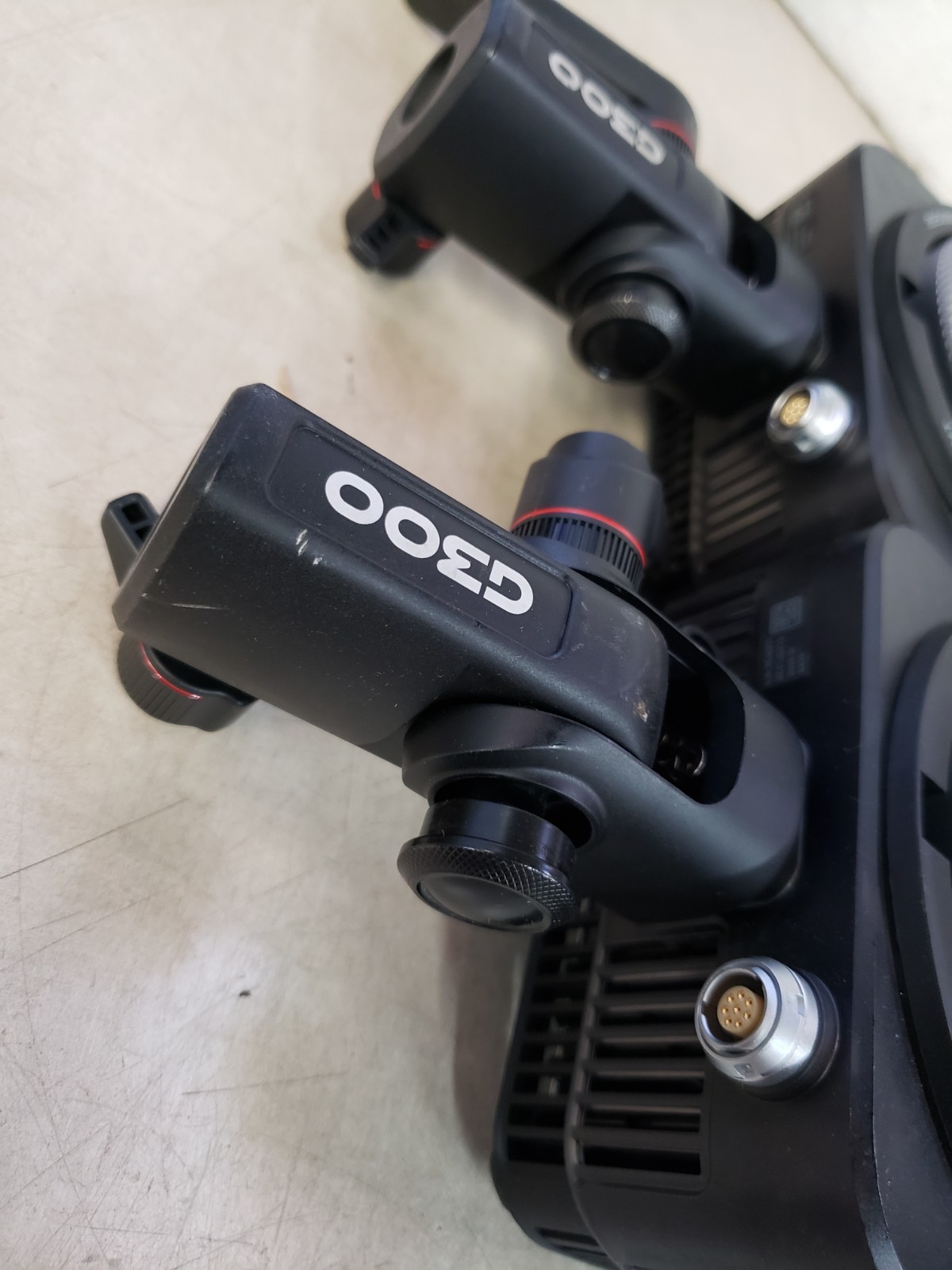 ZHIYUN MOLUS G300, 300W COB Bi-Color LED Video Light (Main Unit Only)