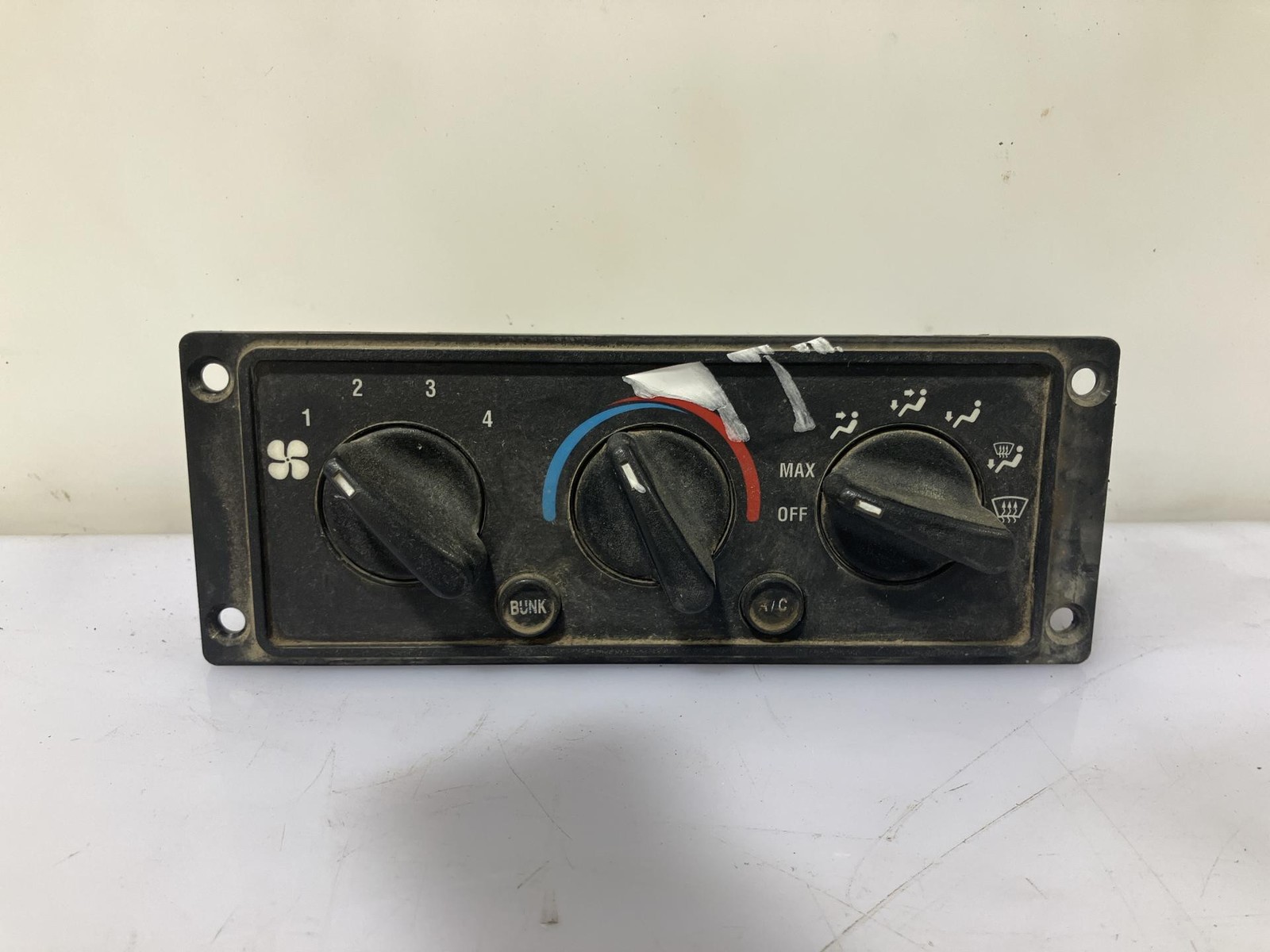 2000-2020 International 9400 Heater A/C Temperature Controls - Used